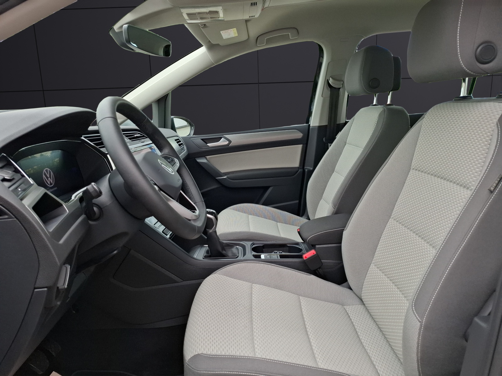 Fahrzeugabbildung Volkswagen Touran TSI Comfortline 7-Si Navi AID ACC PDC SH LM