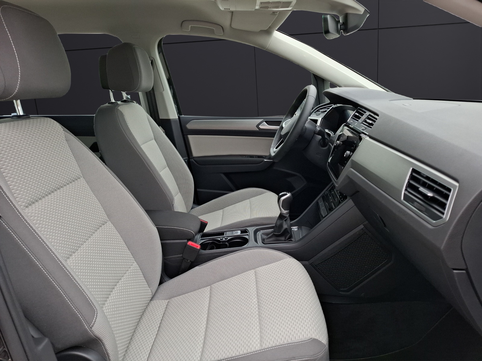Fahrzeugabbildung Volkswagen Touran TSI Comfortline 7-Si Navi AID ACC PDC SH LM