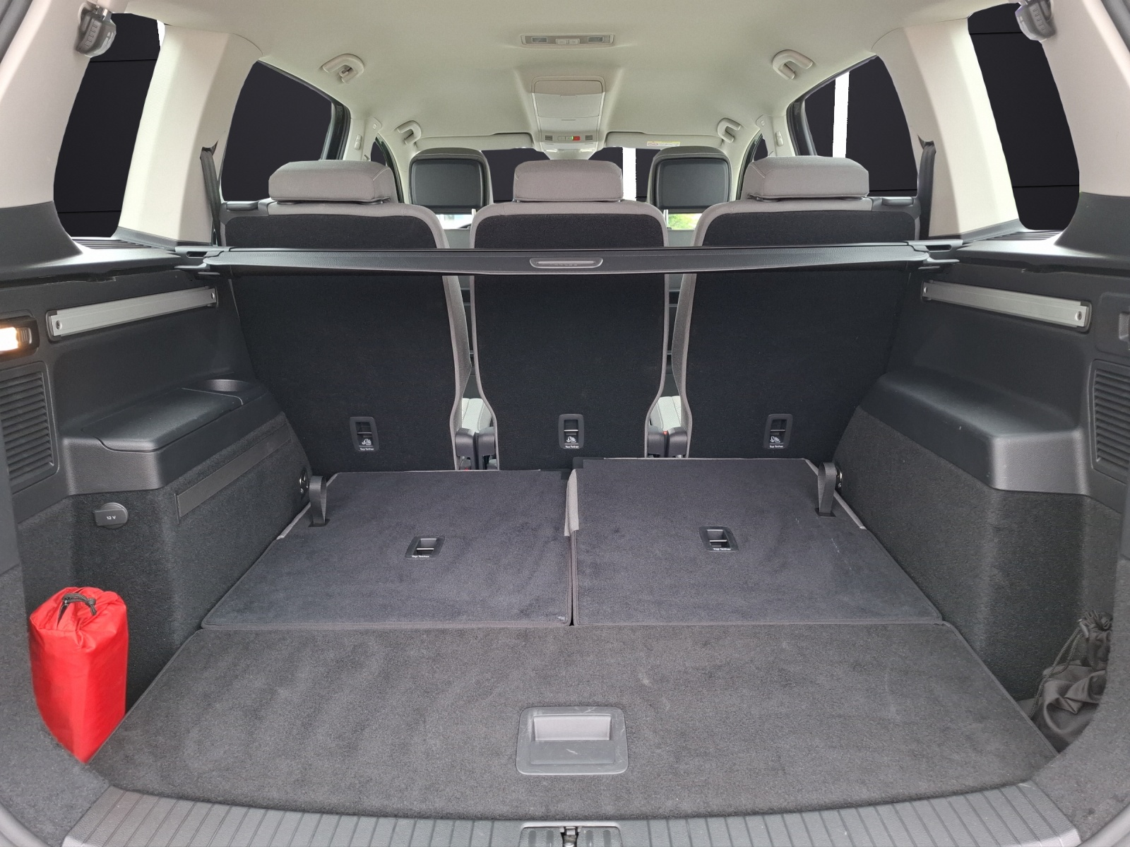Fahrzeugabbildung Volkswagen Touran TSI Comfortline 7-Si Navi AID ACC PDC SH LM