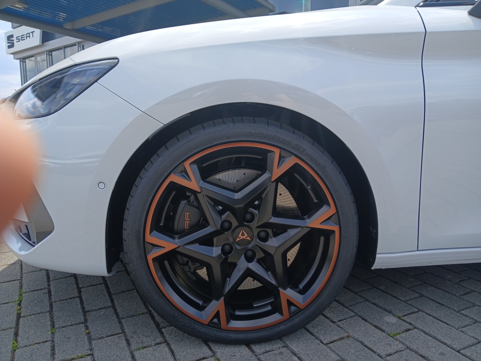 Fahrzeugabbildung CUPRA Leon Sportstourer VZ 2.0 TSI 4Drive AHK Matrix Sennh.