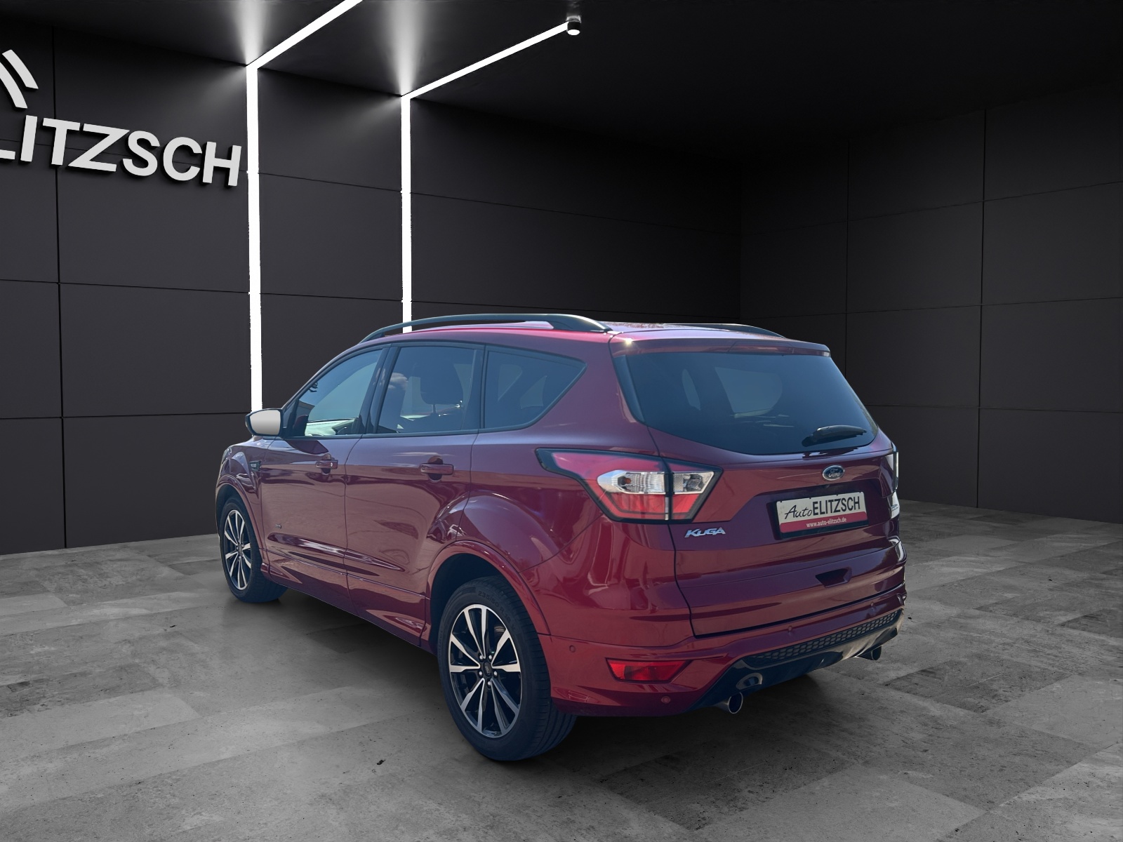 Fahrzeugabbildung Ford Kuga 2.0 EcoBoost ST-Line 4x4 Xenon Navi AHK SHZ