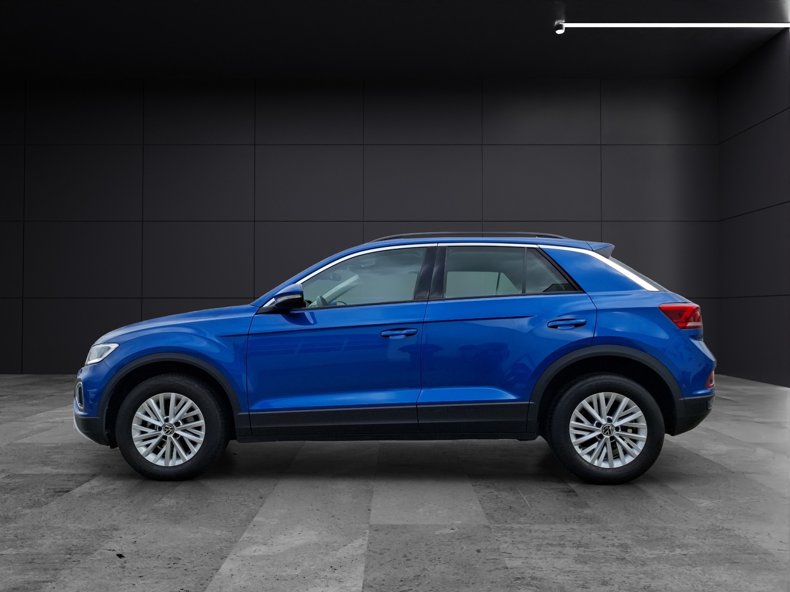 Fahrzeugabbildung Volkswagen T-Roc TSI Life DSG LED Navi AID ACC Park-Assist SH