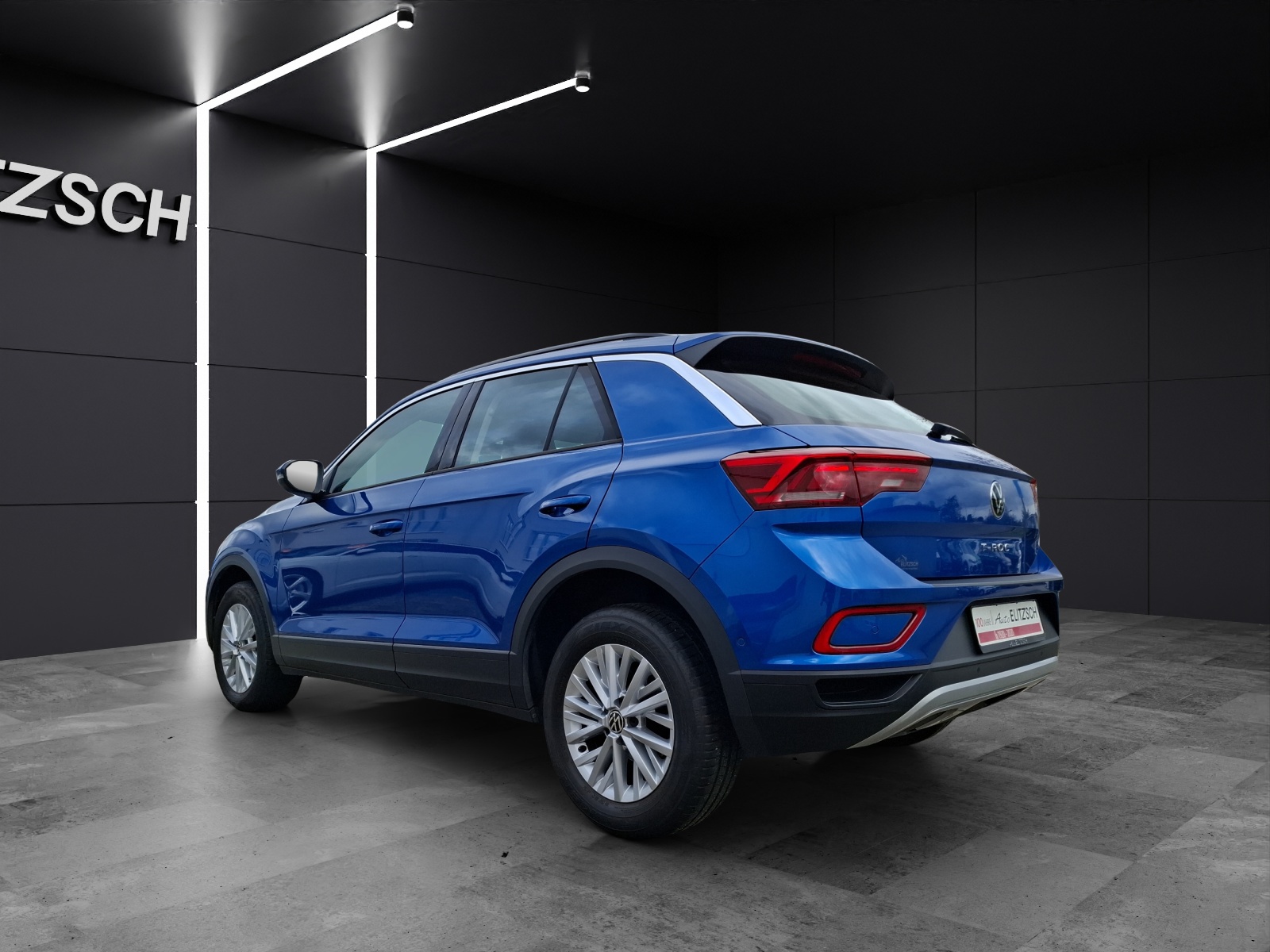 Fahrzeugabbildung Volkswagen T-Roc TSI Life DSG LED Navi AID ACC Park-Assist SH