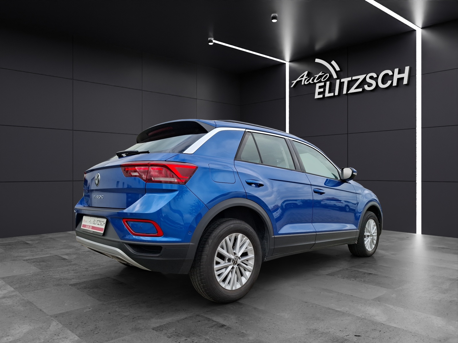 Fahrzeugabbildung Volkswagen T-Roc TSI Life DSG LED Navi AID ACC Park-Assist SH