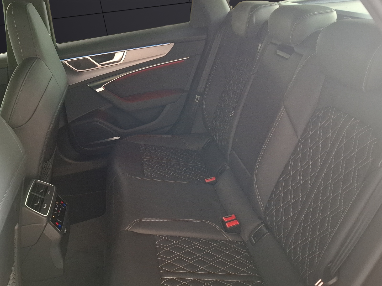 Fahrzeugabbildung Audi S6 Avant TDI quattro Standhzg LED Navi Pano AVC Leder B&O ACC RFK SHZ 21