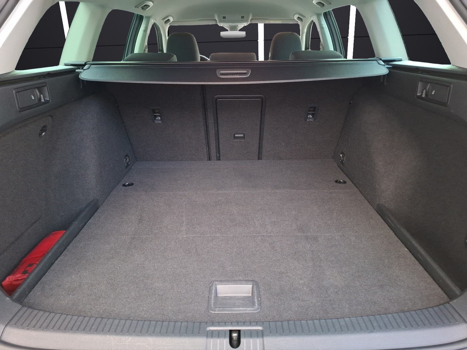 Fahrzeugabbildung Volkswagen Golf VII Variant TSI IQ.Drive DSG Navi ACC RFK SH LM