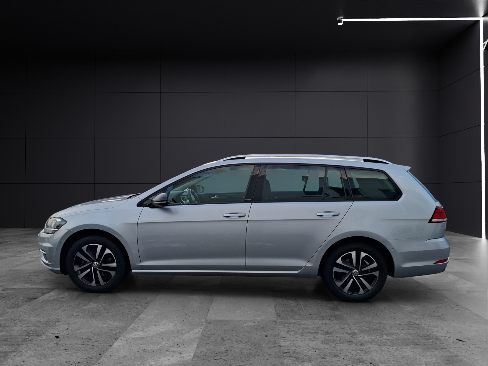 Fahrzeugabbildung Volkswagen Golf VII Variant TSI IQ.Drive DSG Navi ACC RFK SH LM