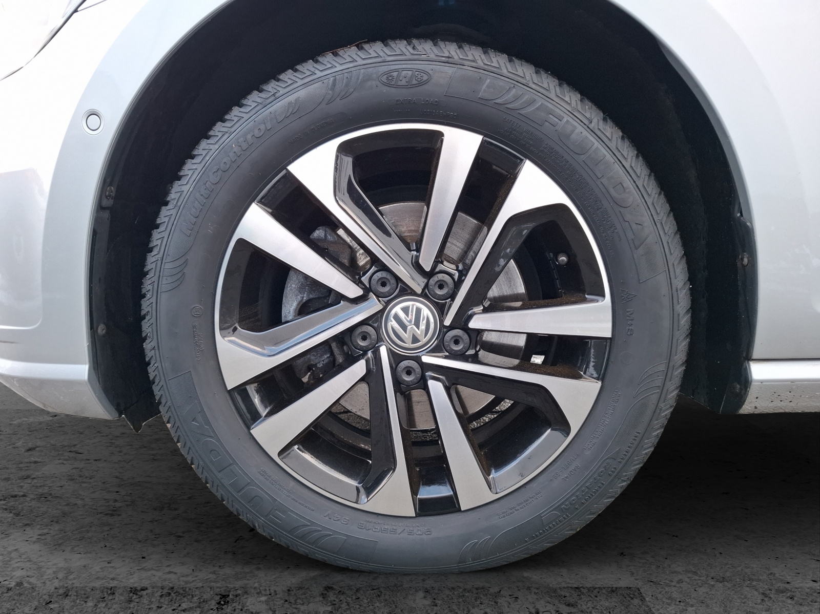 Fahrzeugabbildung Volkswagen Golf VII Variant TSI IQ.Drive DSG Navi ACC RFK SH LM