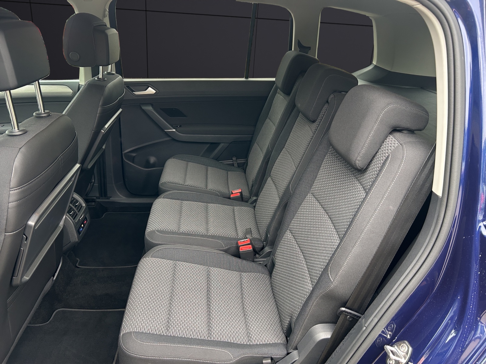 Fahrzeugabbildung Volkswagen Touran 2.0 TDI Comfortline Navi PDC SHZ LM