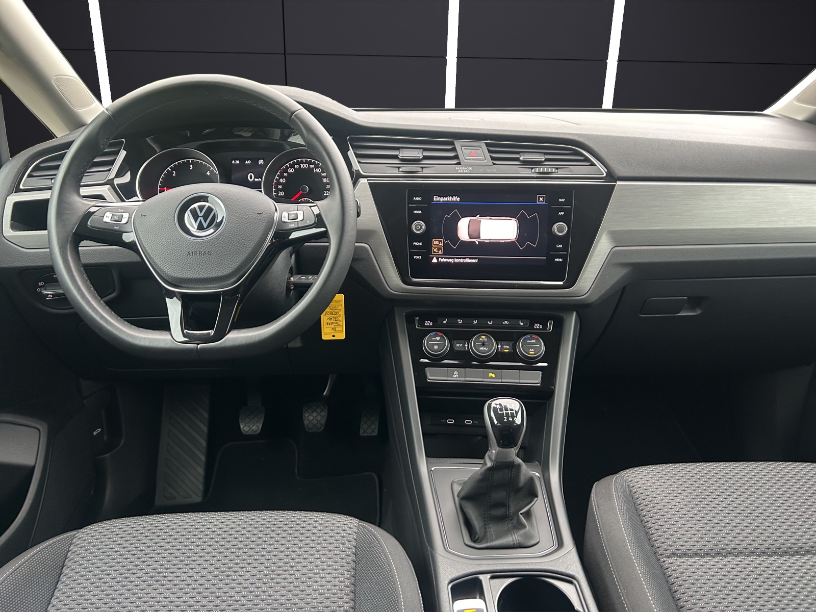 Fahrzeugabbildung Volkswagen Touran 2.0 TDI Comfortline Navi PDC SHZ LM