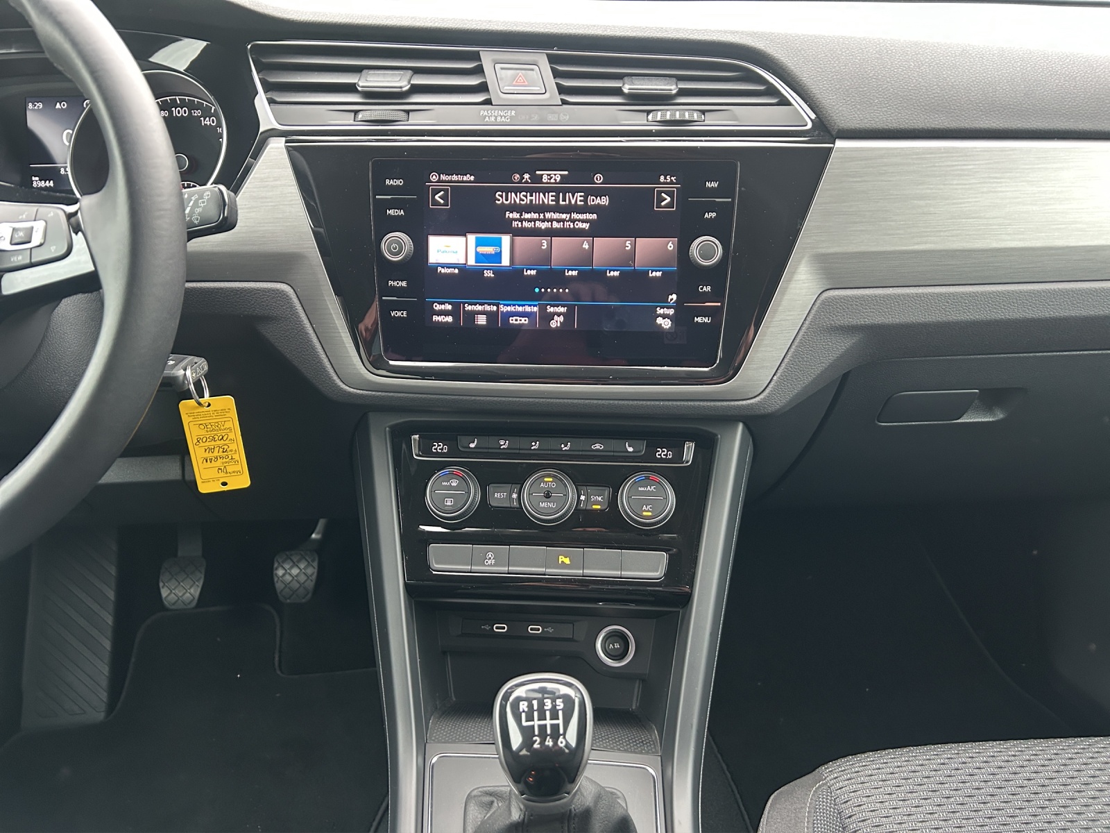 Fahrzeugabbildung Volkswagen Touran 2.0 TDI Comfortline Navi PDC SHZ LM
