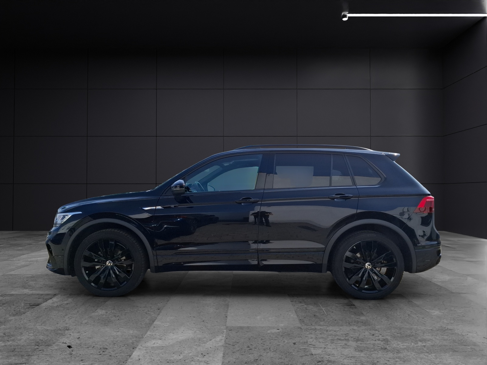 Fahrzeugabbildung Volkswagen Tiguan TDI R-Line DSG STH Matrix AHK Navi AID ACC RFK 20