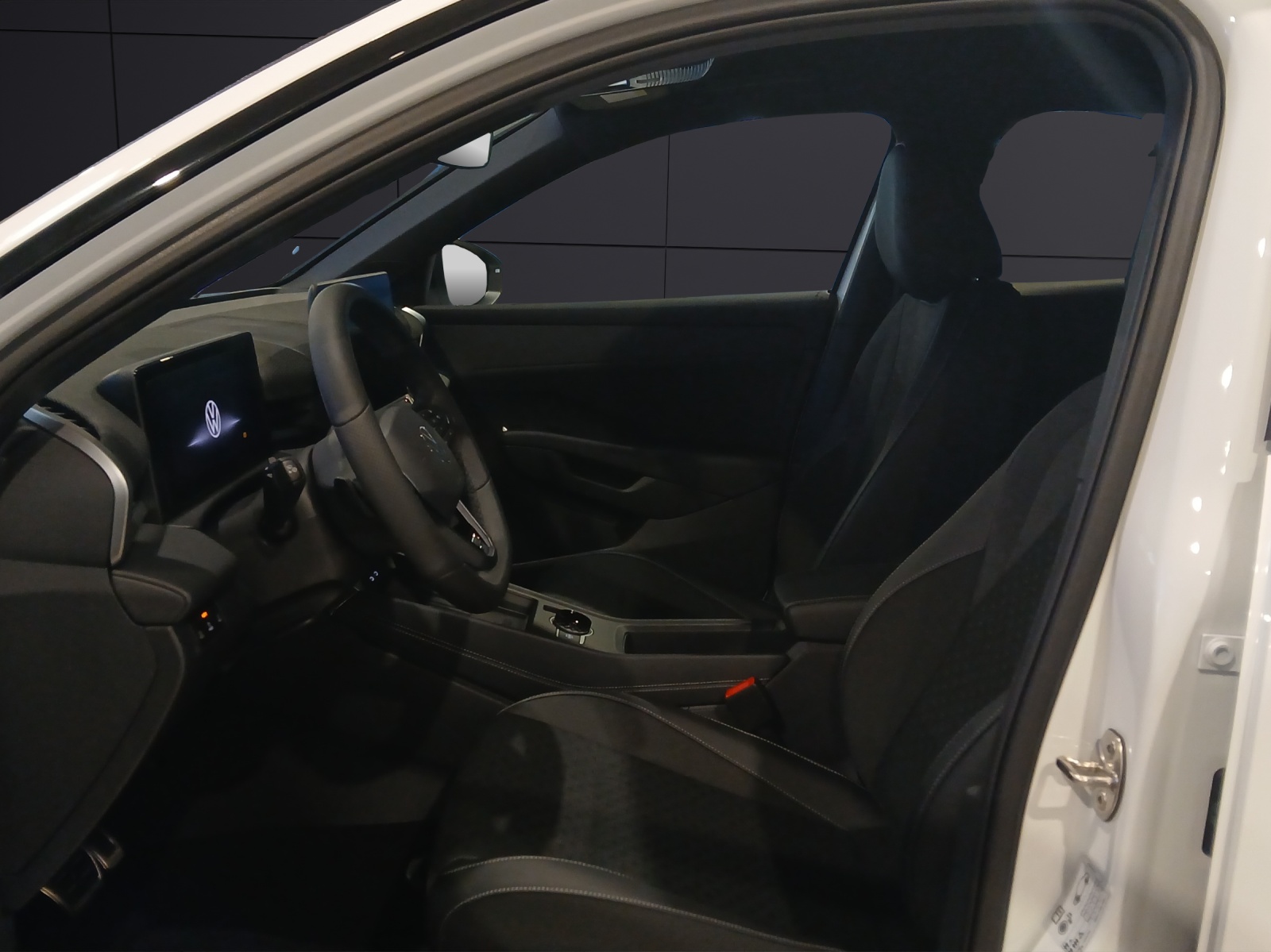 Fahrzeugabbildung Volkswagen T-Roc R-Line-Black-Style HuD NAVI AreaView