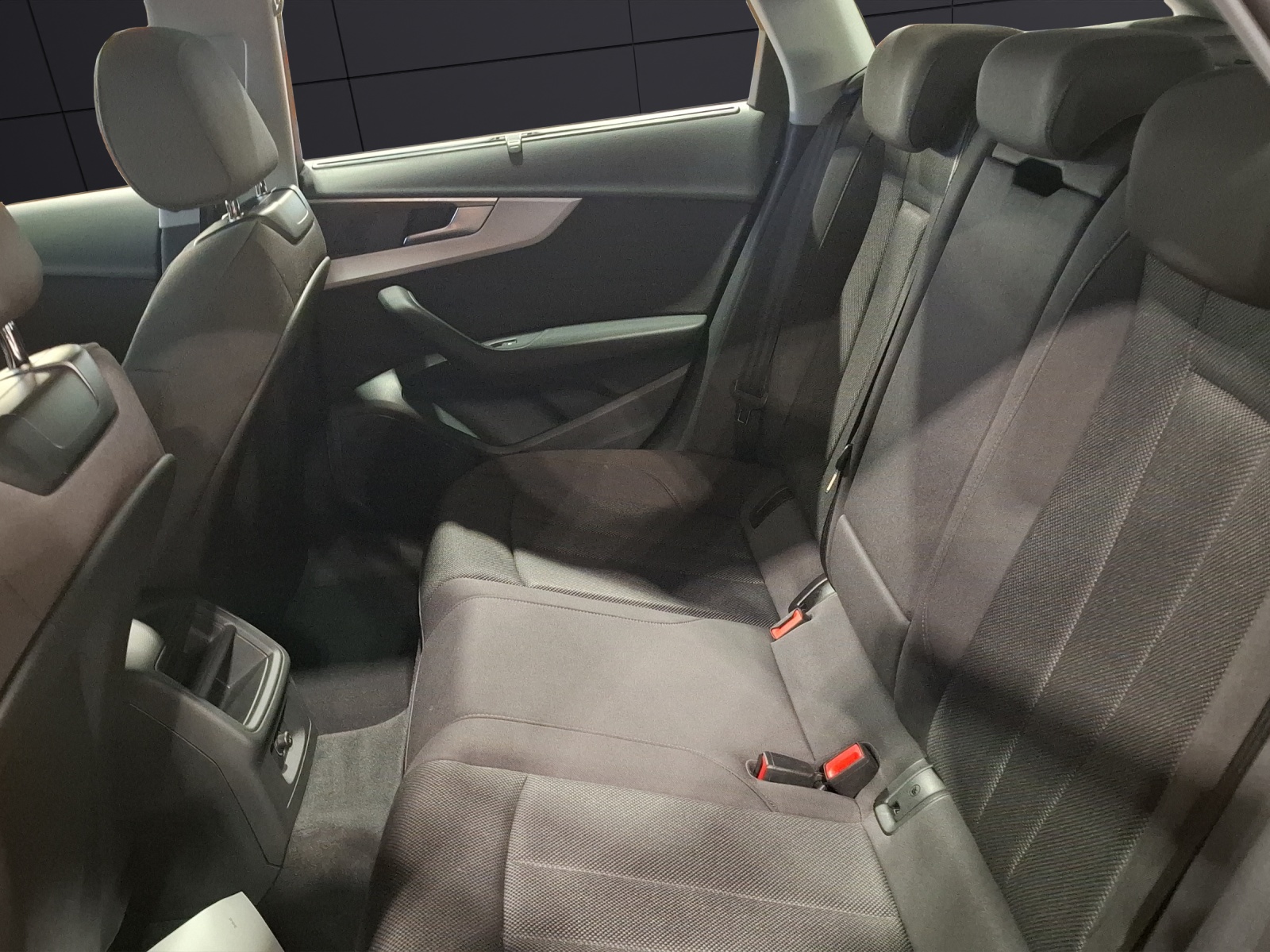 Fahrzeugabbildung Audi A4 Avant 35 TFSI advanced S-tronic GRA Navi