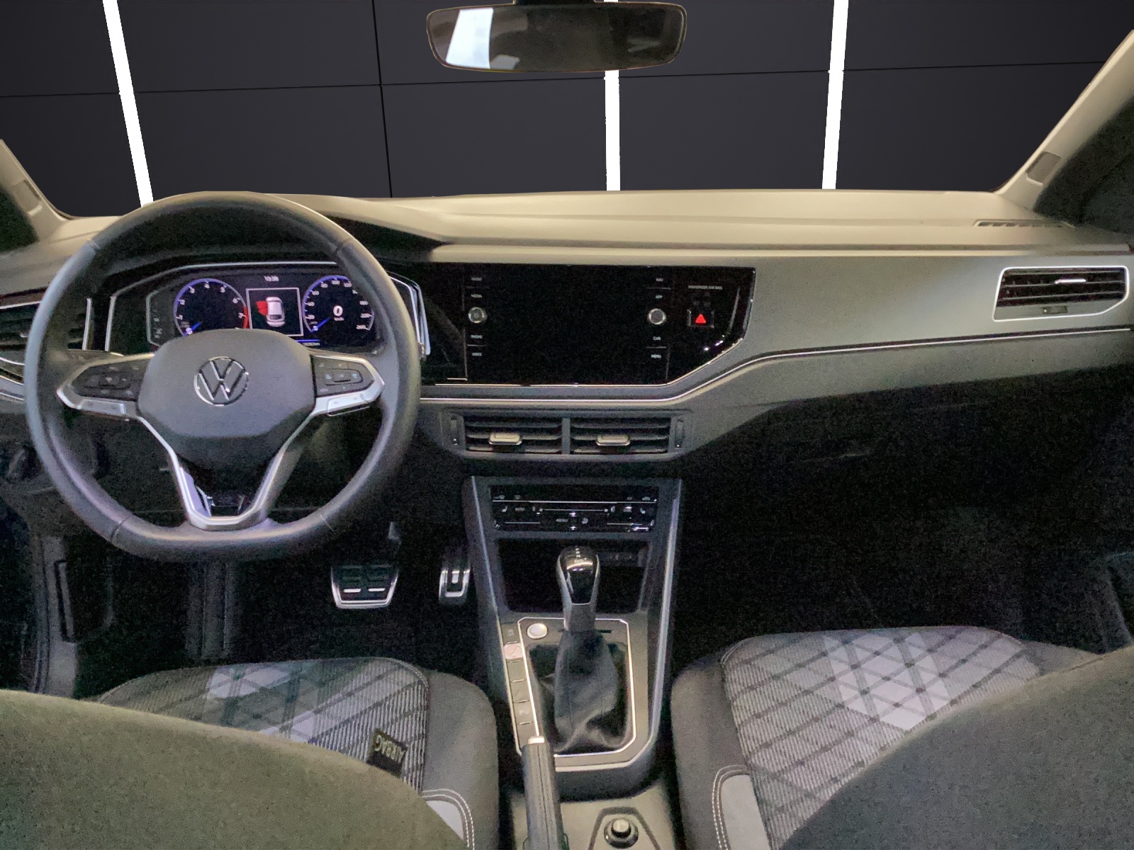 Fahrzeugabbildung Volkswagen Taigo DSG R-line MATRIX ACC AID NAVI PDC SHZ