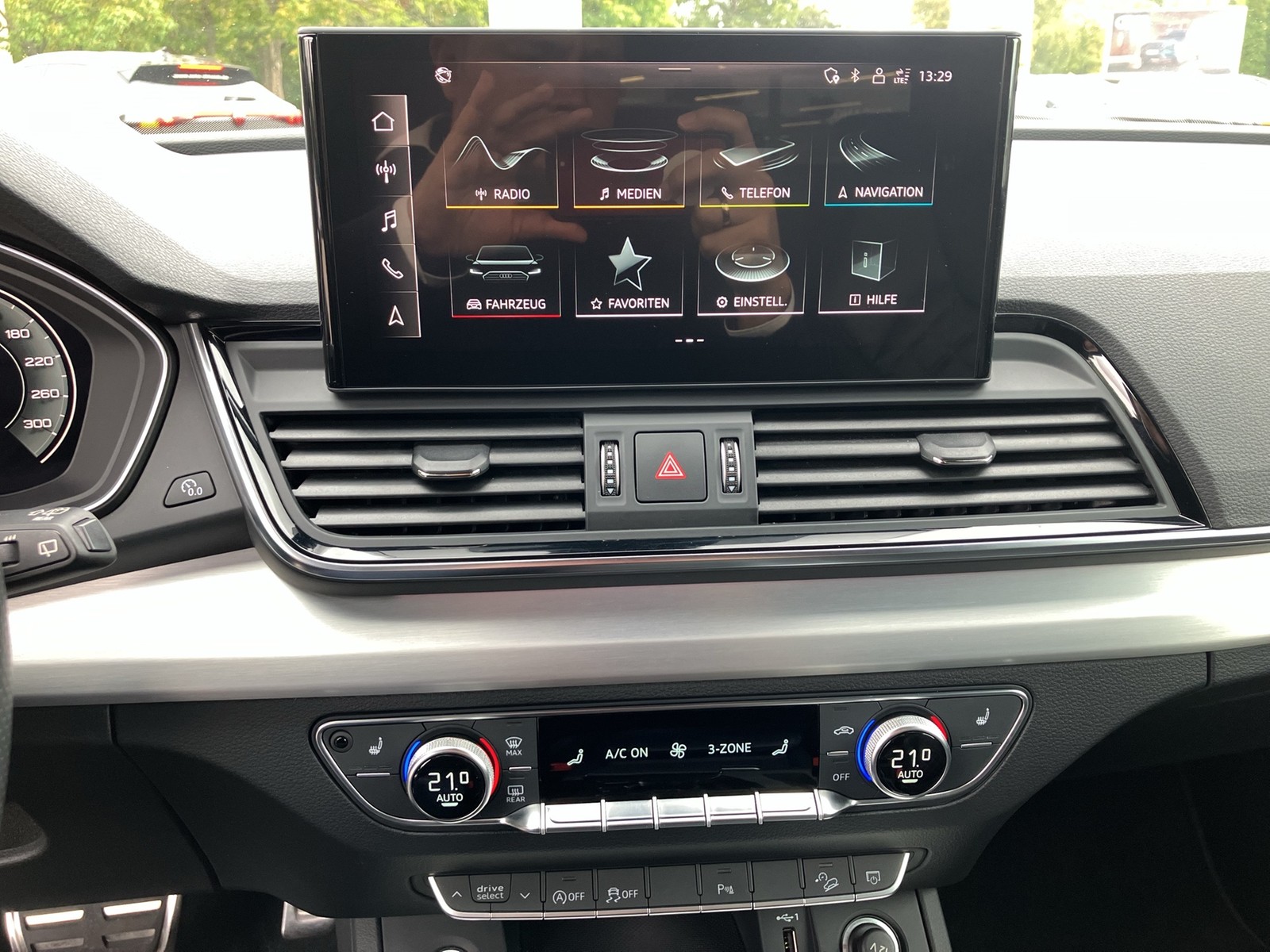 Fahrzeugabbildung Audi Q5 50 TDI qu S line Matrix Navi ACC AHK AVC SH