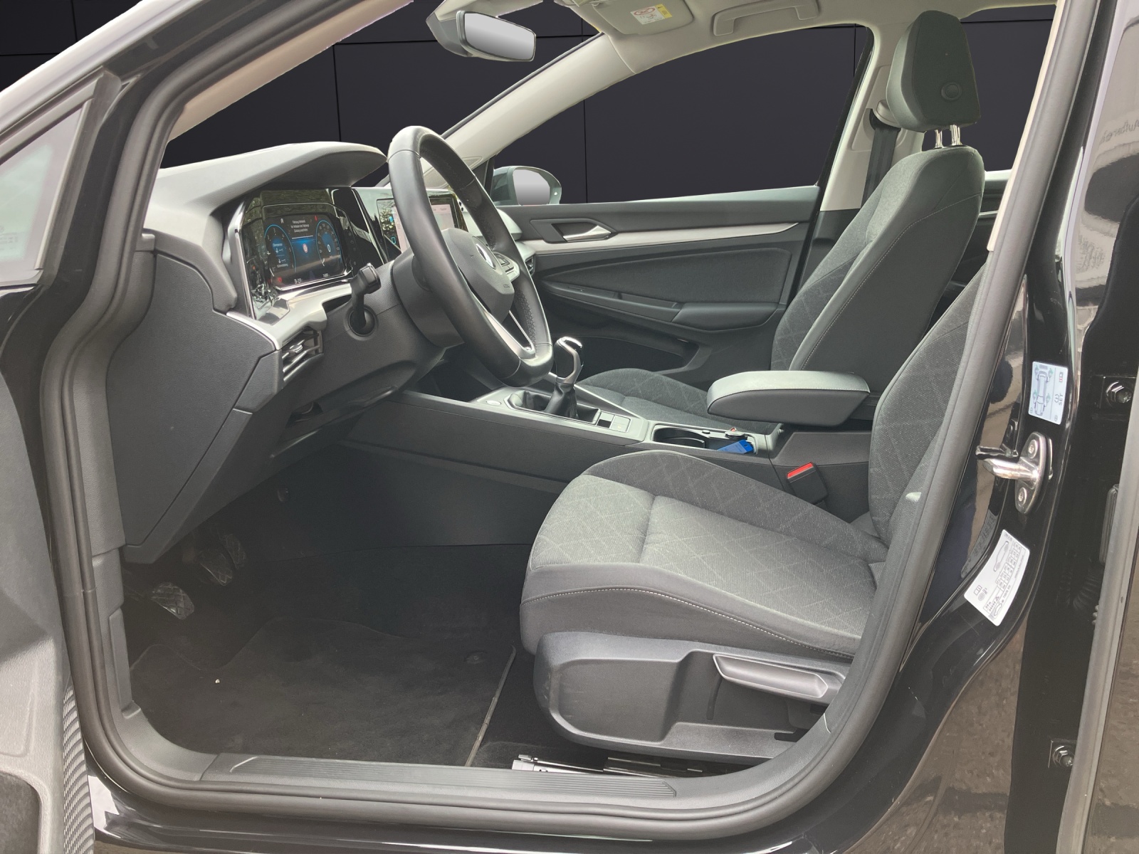 Fahrzeugabbildung Volkswagen Golf VIII Variant Life TDI LED Navi ACC AHK SHZ LHZ RFK AppConnect Ambiente Navi