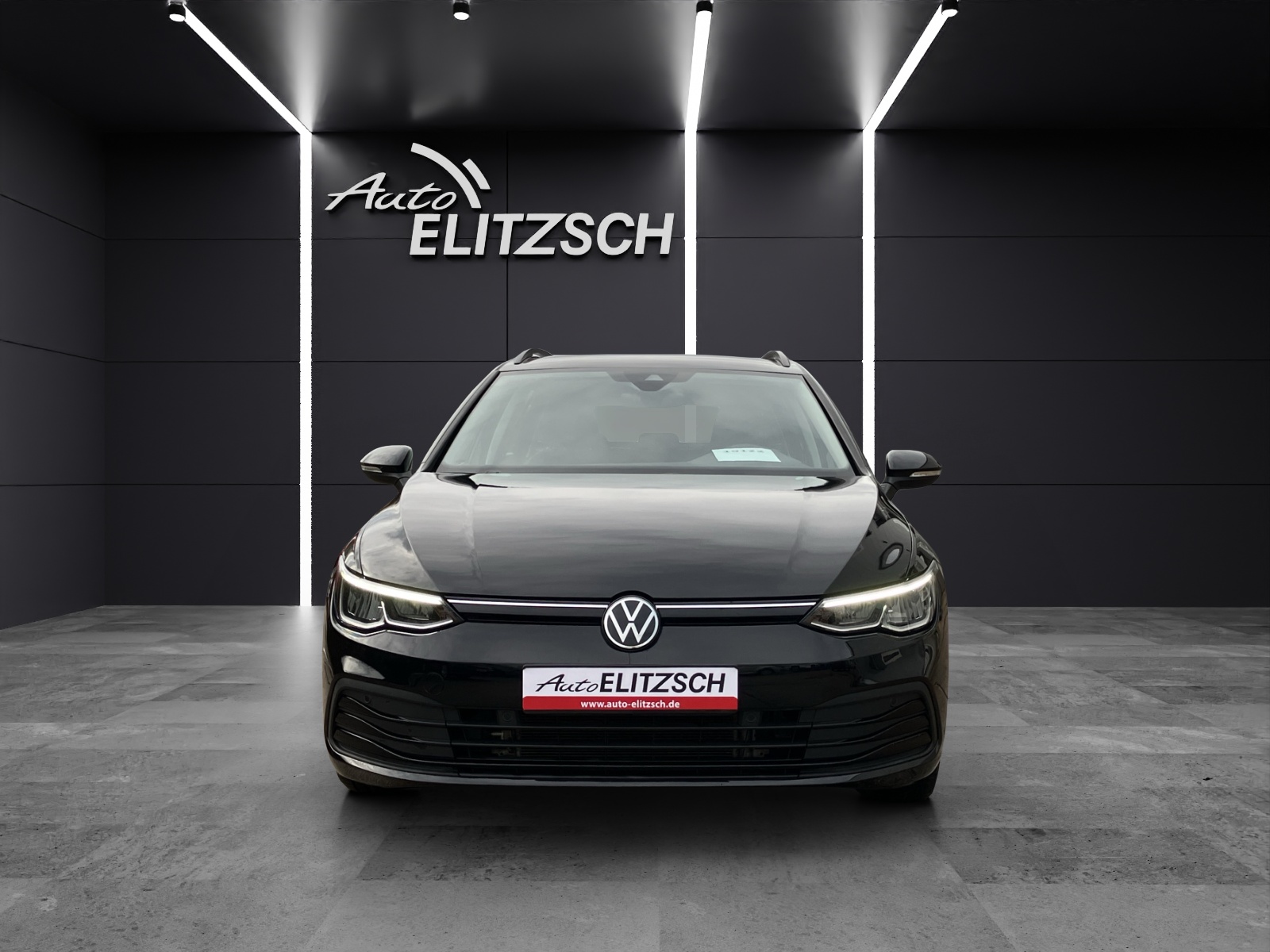 Fahrzeugabbildung Volkswagen Golf VIII Variant Life TDI LED Navi ACC AHK SHZ LHZ RFK AppConnect Ambiente Navi