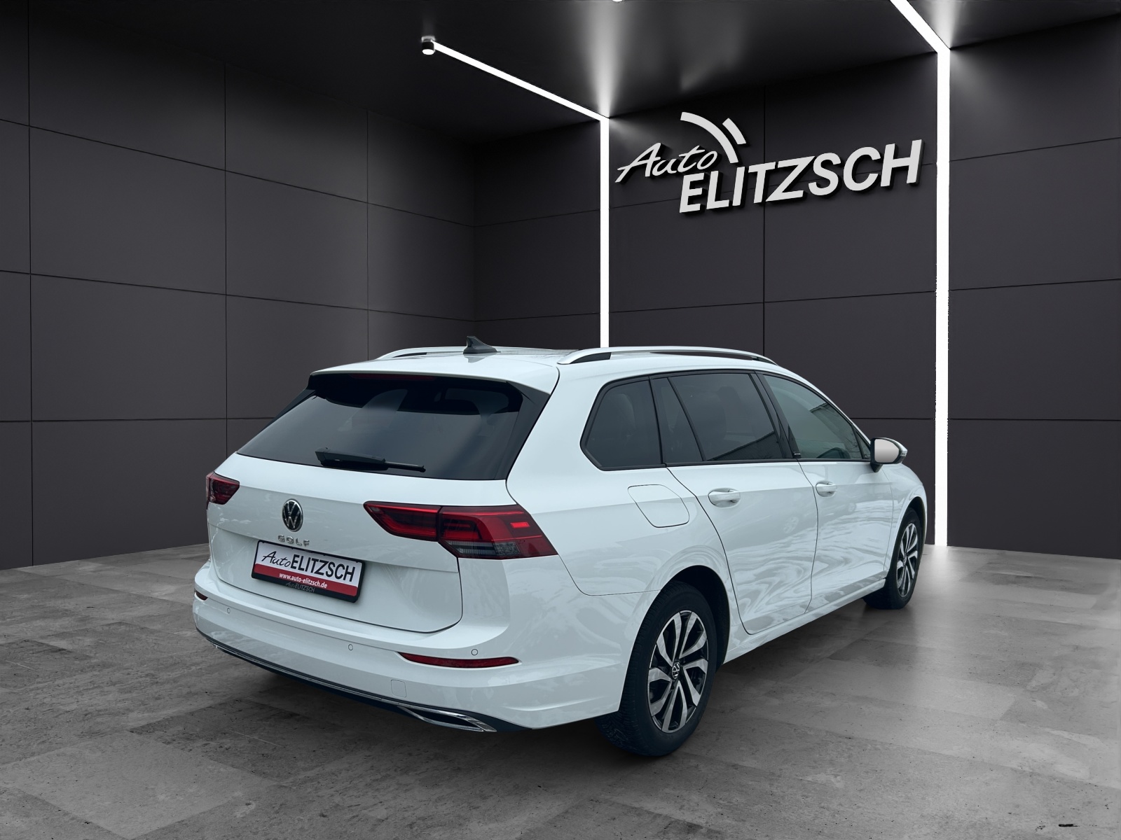 Fahrzeugabbildung Volkswagen Golf VIII Variant Active TDI DSG LED ACC SH RearView Ambiente Navi Klima