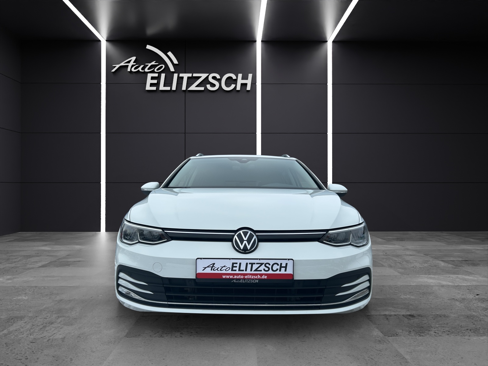 Fahrzeugabbildung Volkswagen Golf VIII Variant Active TDI DSG LED ACC SH RearView Ambiente Navi Klima