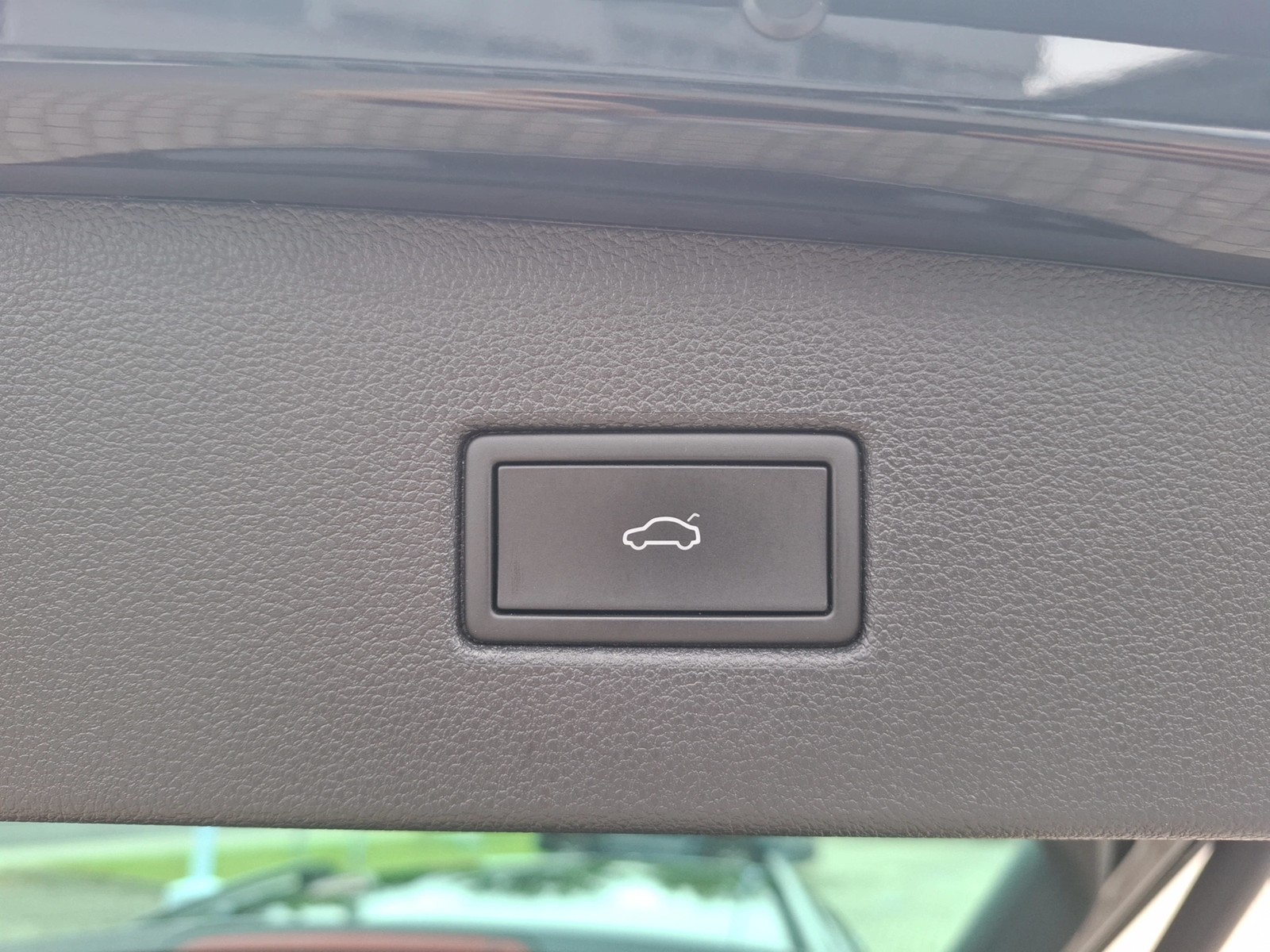 Fahrzeugabbildung Volkswagen Tiguan TDI Life DSG Matrix AHK Navi AID ACC SHZ PDC