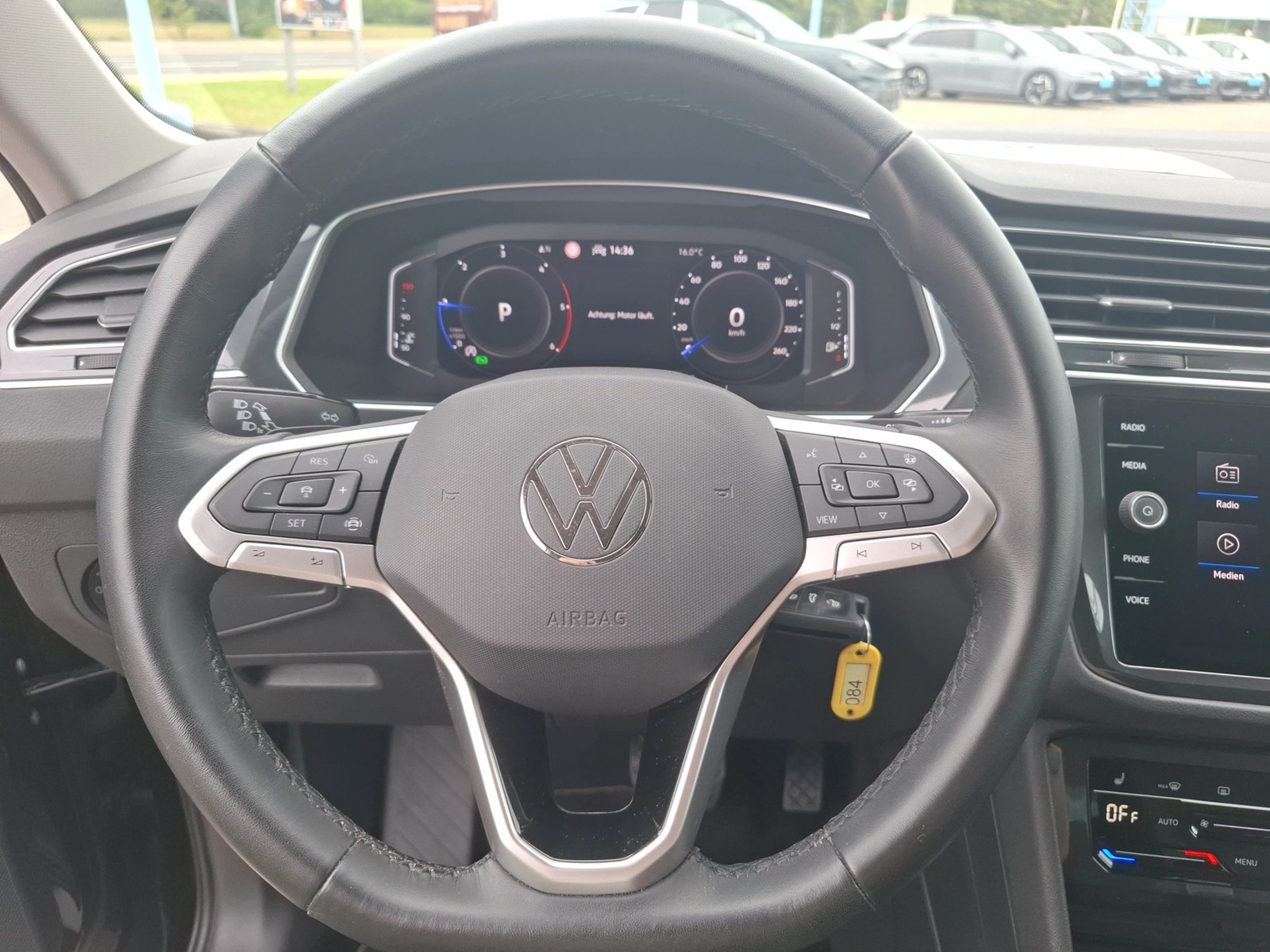 Fahrzeugabbildung Volkswagen Tiguan TDI Life DSG Matrix AHK Navi AID ACC SHZ PDC