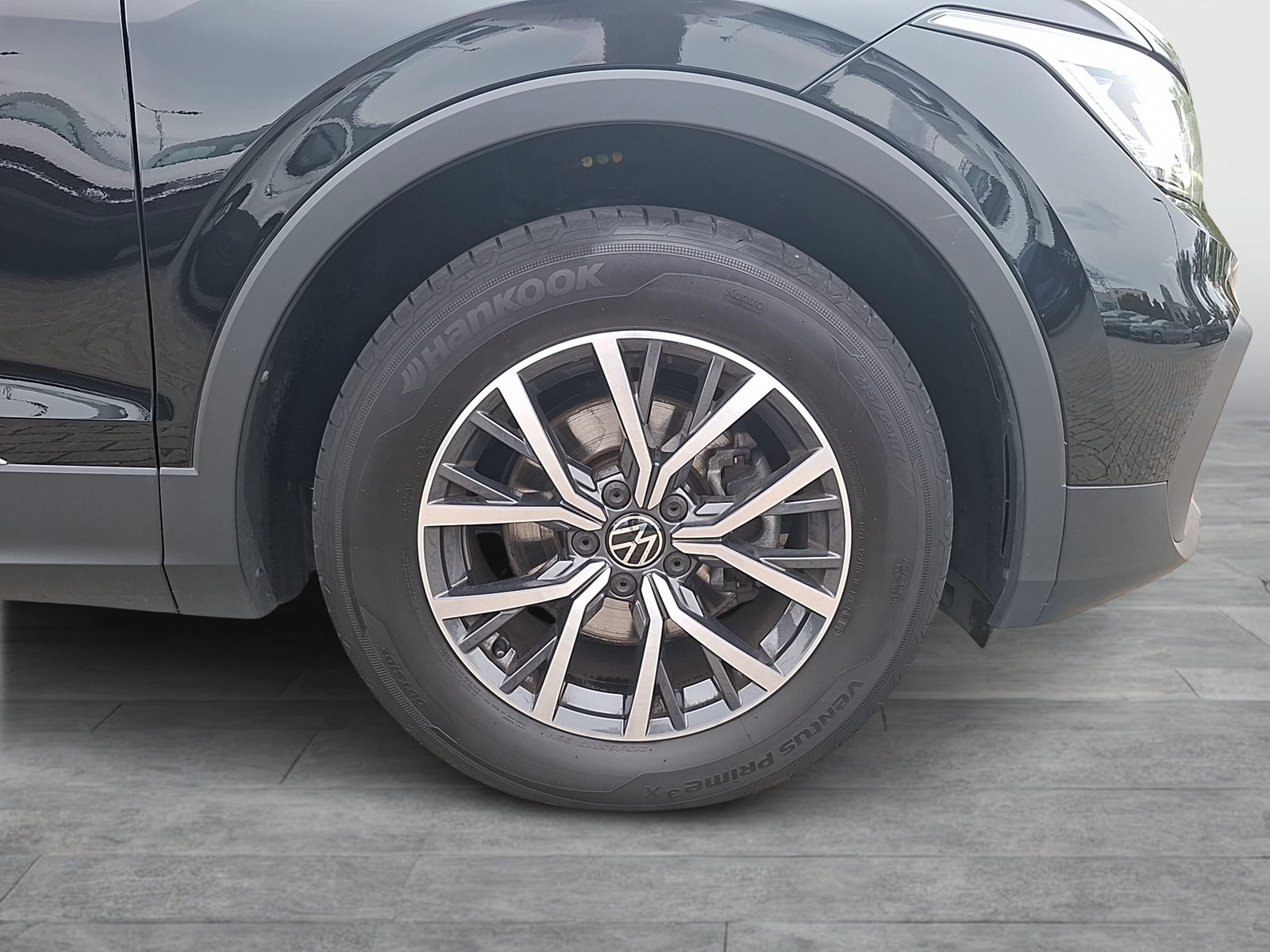 Fahrzeugabbildung Volkswagen Tiguan TDI Life DSG Matrix AHK Navi AID ACC SHZ PDC