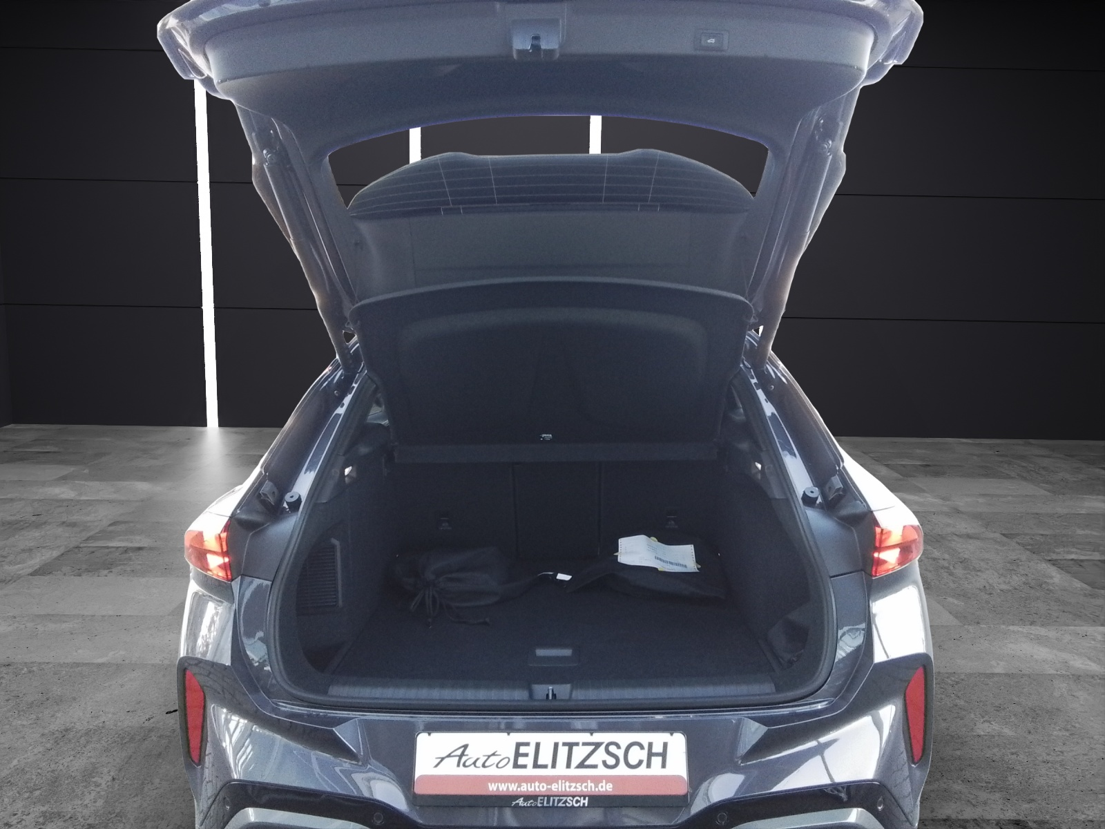 Fahrzeugabbildung CUPRA Terramar e-Hybrid 200 kW Matrix Pano Sennh.