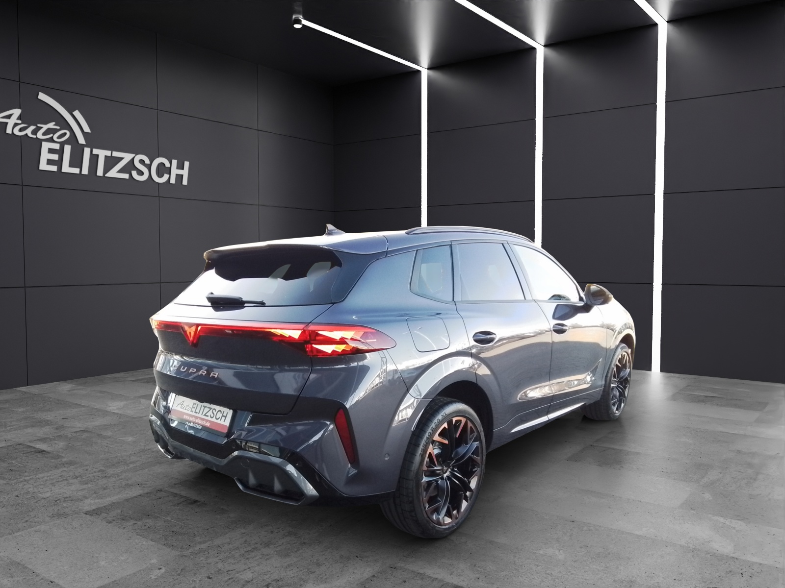 Fahrzeugabbildung CUPRA Terramar e-Hybrid 200 kW Matrix Pano Sennh.