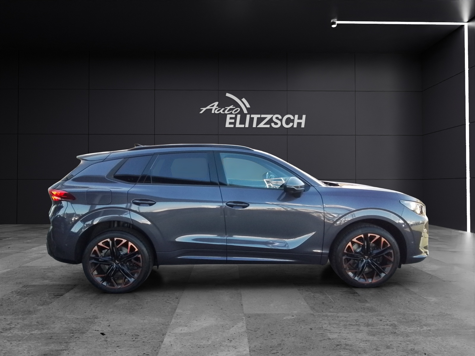 Fahrzeugabbildung CUPRA Terramar e-Hybrid 200 kW Matrix Pano Sennh.