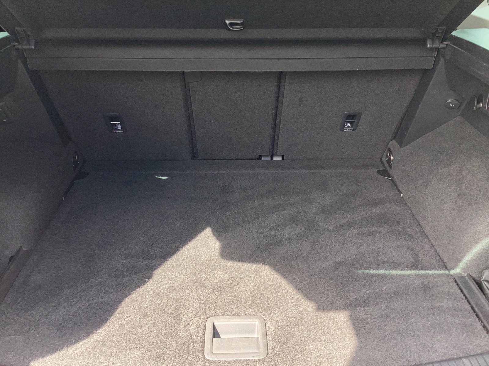 Fahrzeugabbildung Volkswagen Tiguan TDI IQ.DRIVE AHK Kamera ACC