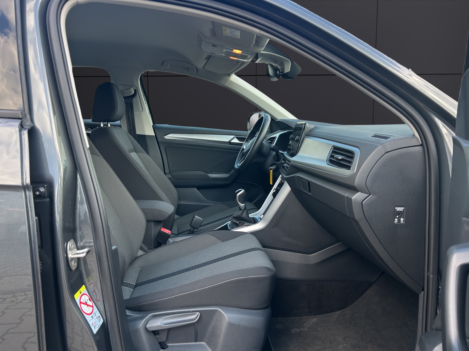 Fahrzeugabbildung Volkswagen T-Roc 1.0 TSI Life LED DAB+ APP CONNECT