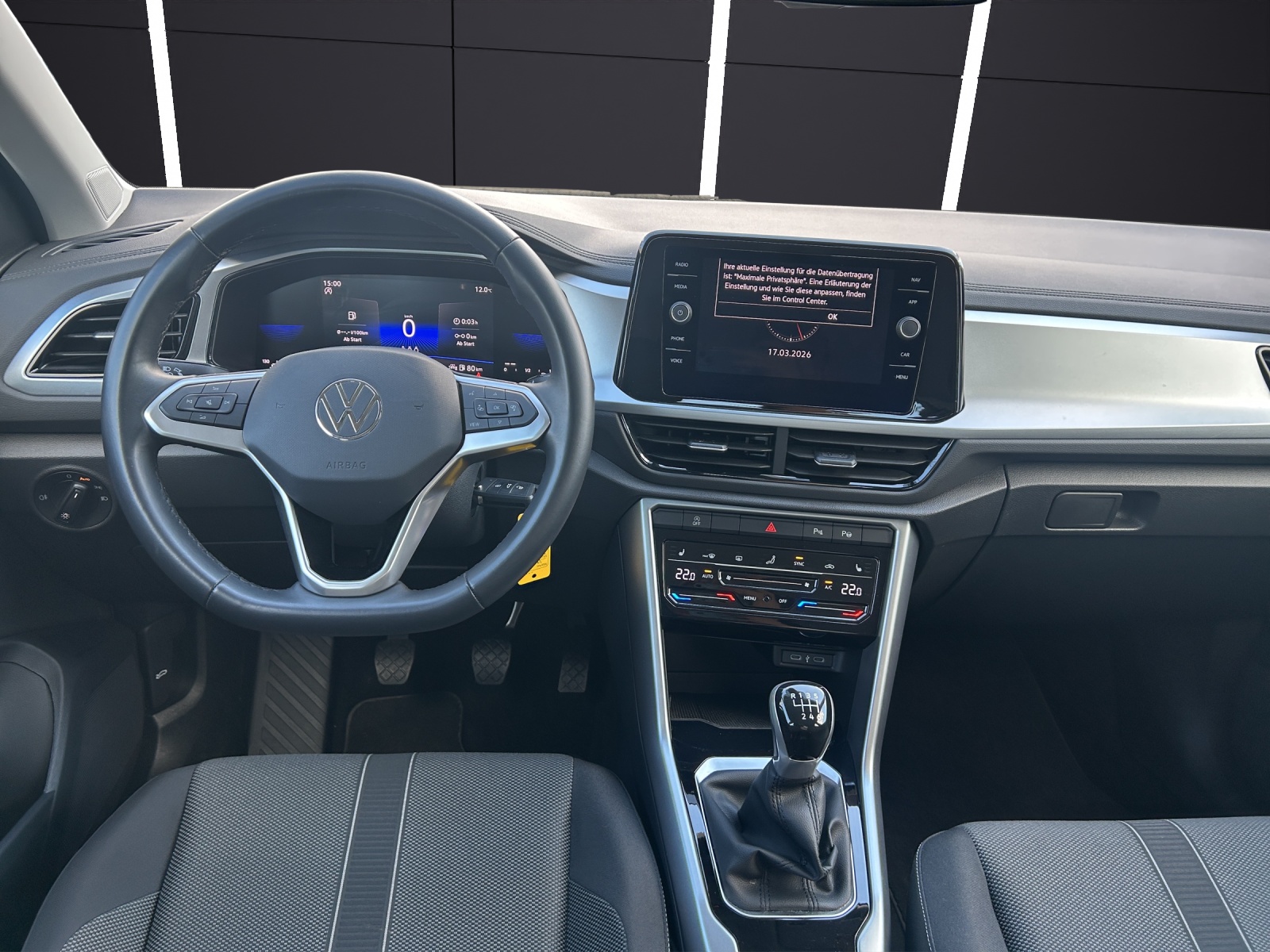 Fahrzeugabbildung Volkswagen T-Roc 1.0 TSI Life LED DAB+ APP CONNECT