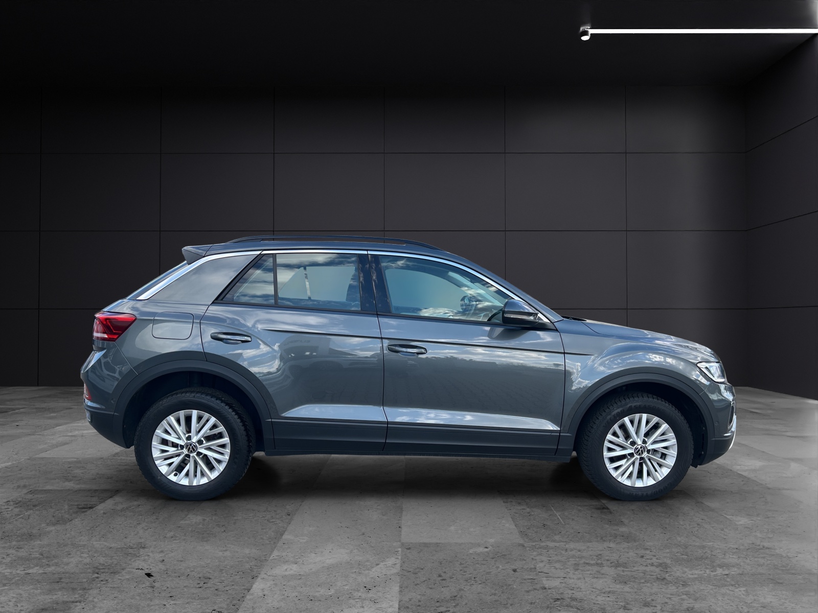 Fahrzeugabbildung Volkswagen T-Roc 1.0 TSI Life LED DAB+ APP CONNECT