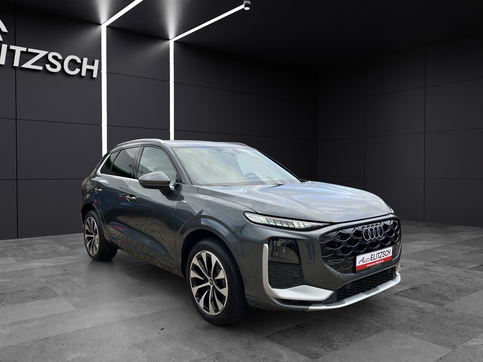 Fahrzeugabbildung Audi Q3 TFSI S tronic MATRIX PANO ACC