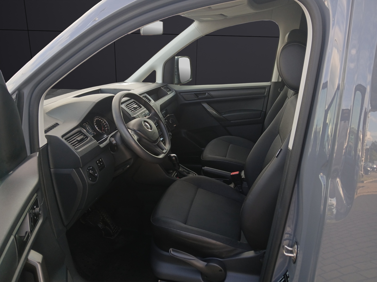 Fahrzeugabbildung Volkswagen Caddy Kasten TDI DSG EcoProfi STH Xenon AHK Klima GRA SH LM