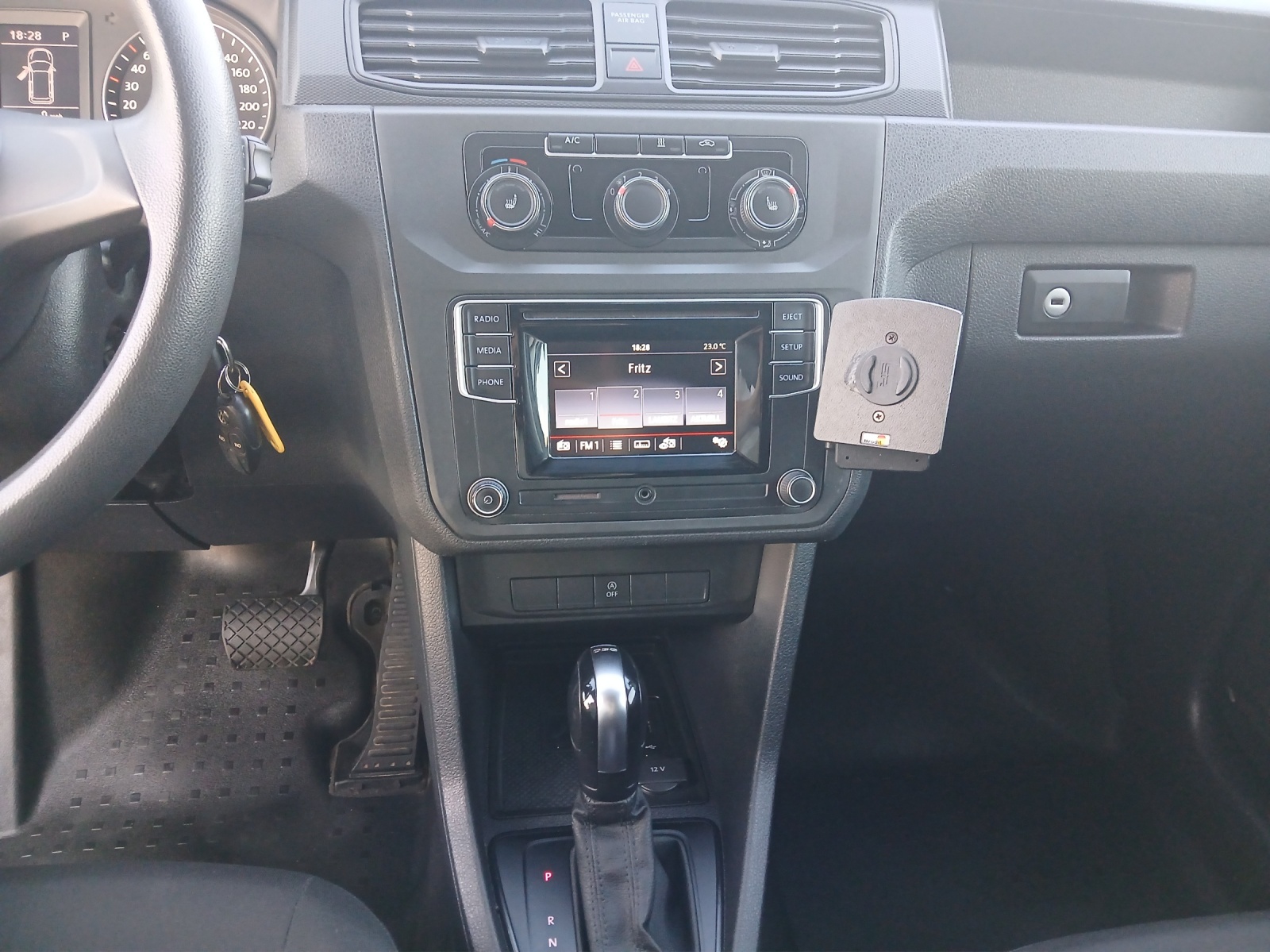 Fahrzeugabbildung Volkswagen Caddy Kasten TDI DSG EcoProfi STH Xenon AHK Klima GRA SH LM