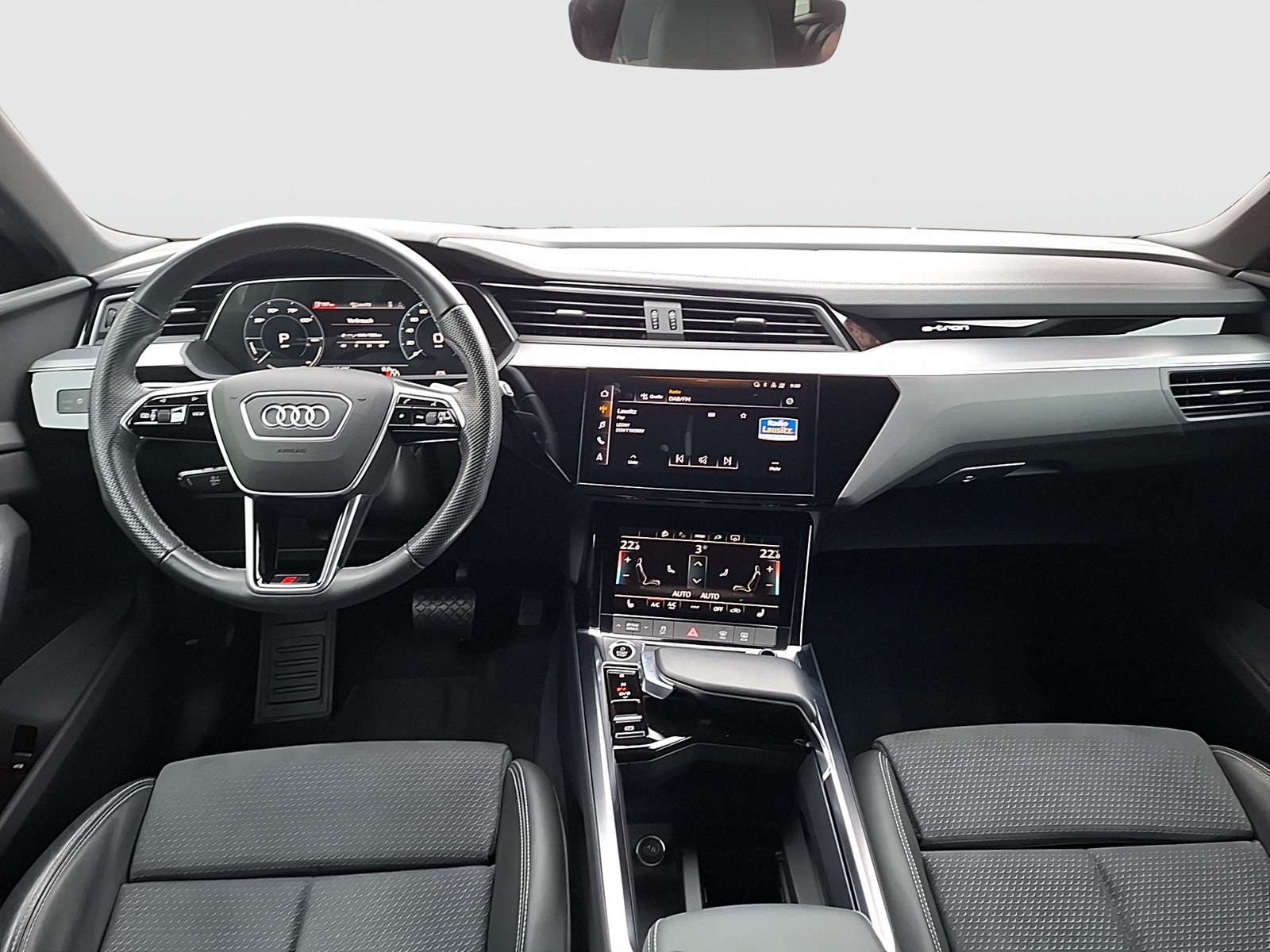 Fahrzeugabbildung Audi e-tron 50 S line quattro LED Navi AVC SHZ GRA PDC