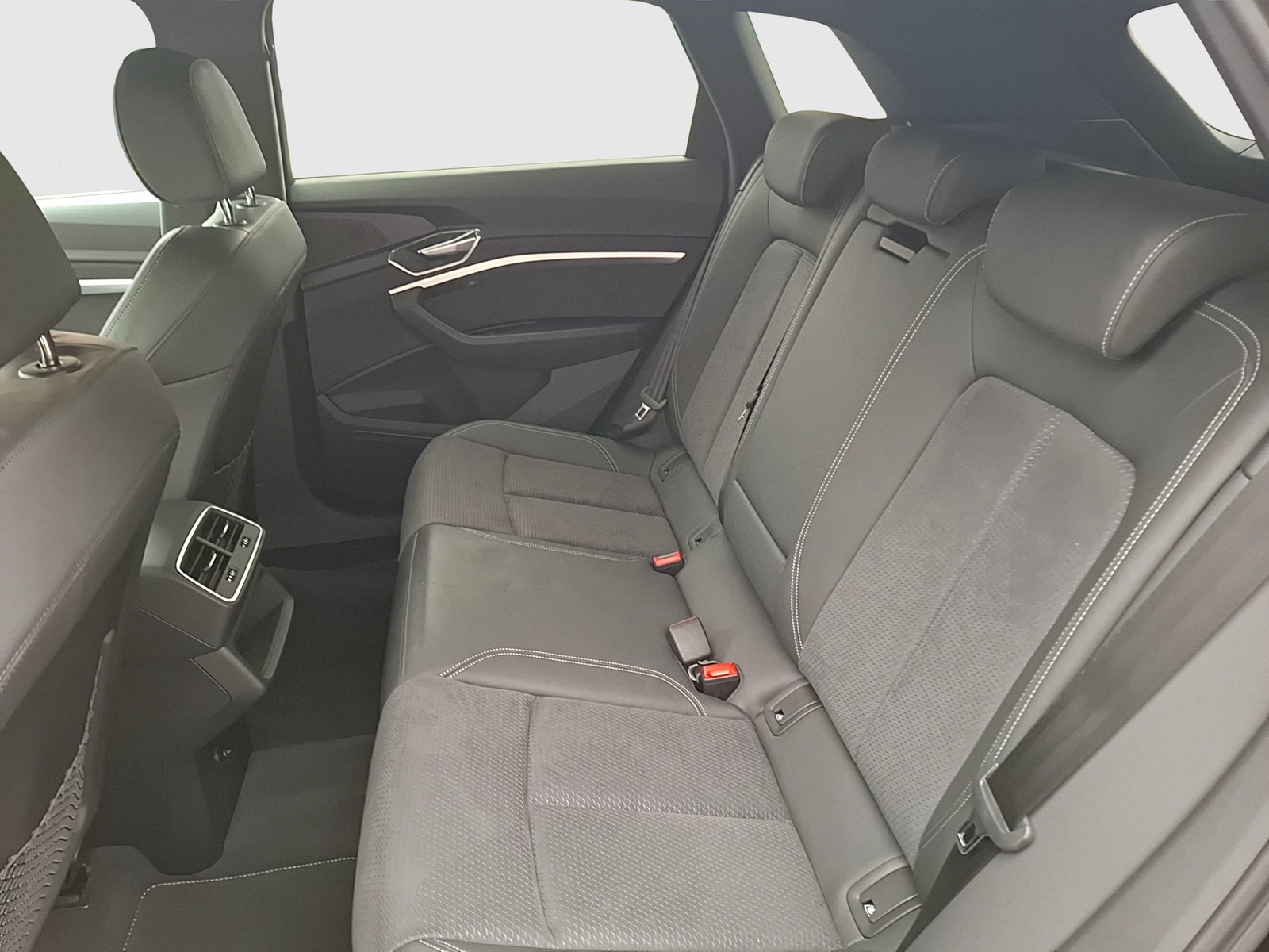 Fahrzeugabbildung Audi e-tron 50 S line quattro LED Navi AVC SHZ GRA PDC