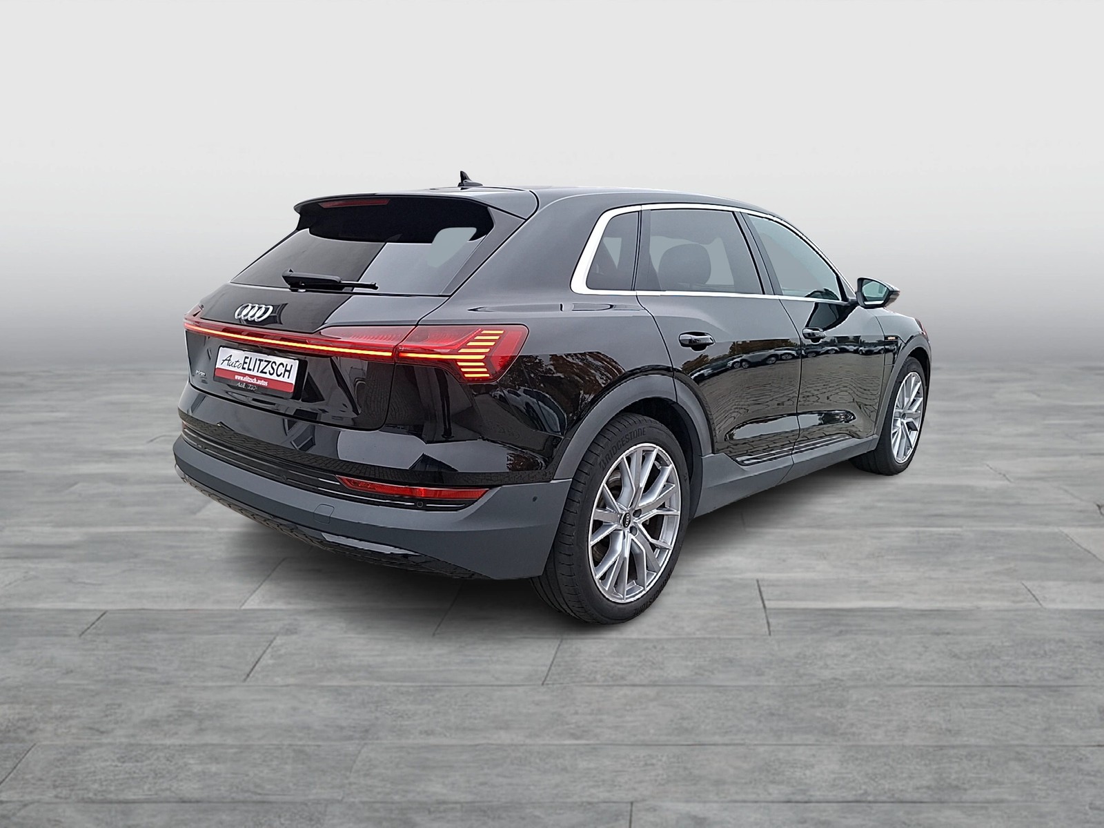 Fahrzeugabbildung Audi e-tron 50 S line quattro LED Navi AVC SHZ GRA PDC