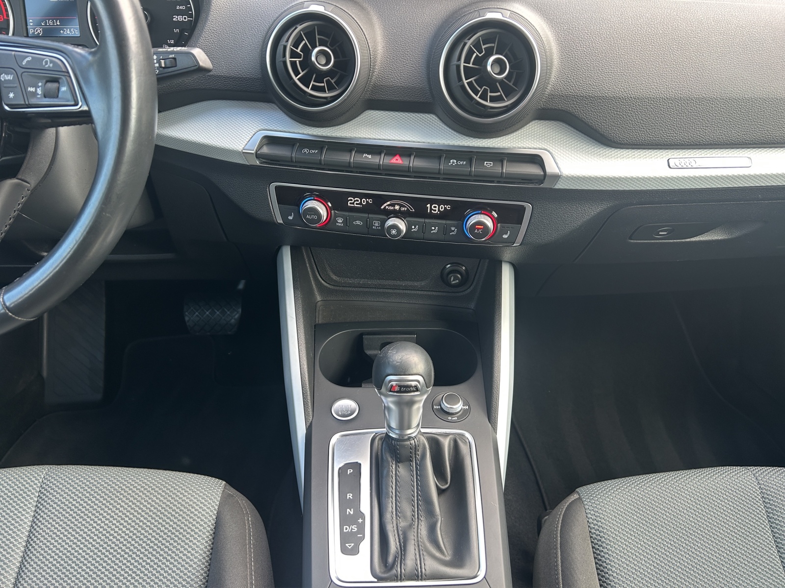 Fahrzeugabbildung Audi Q2 35 TFSI design S tronic LED NAVI SHZ GRA