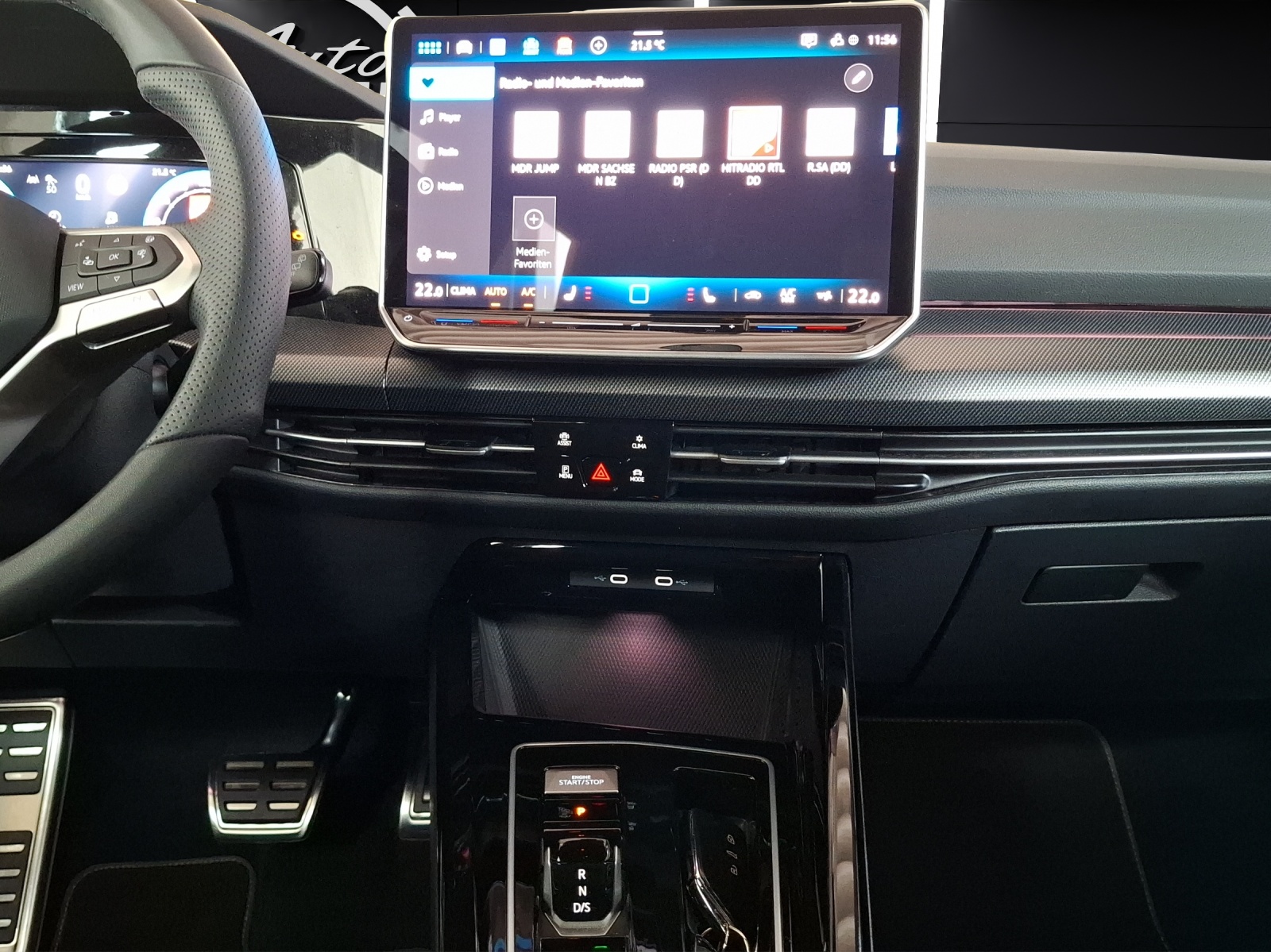 Fahrzeugabbildung Volkswagen Golf VIII Variant eTSI R-Line DSG Standhzg LEDplus Navi AID ACC RFK SHZ