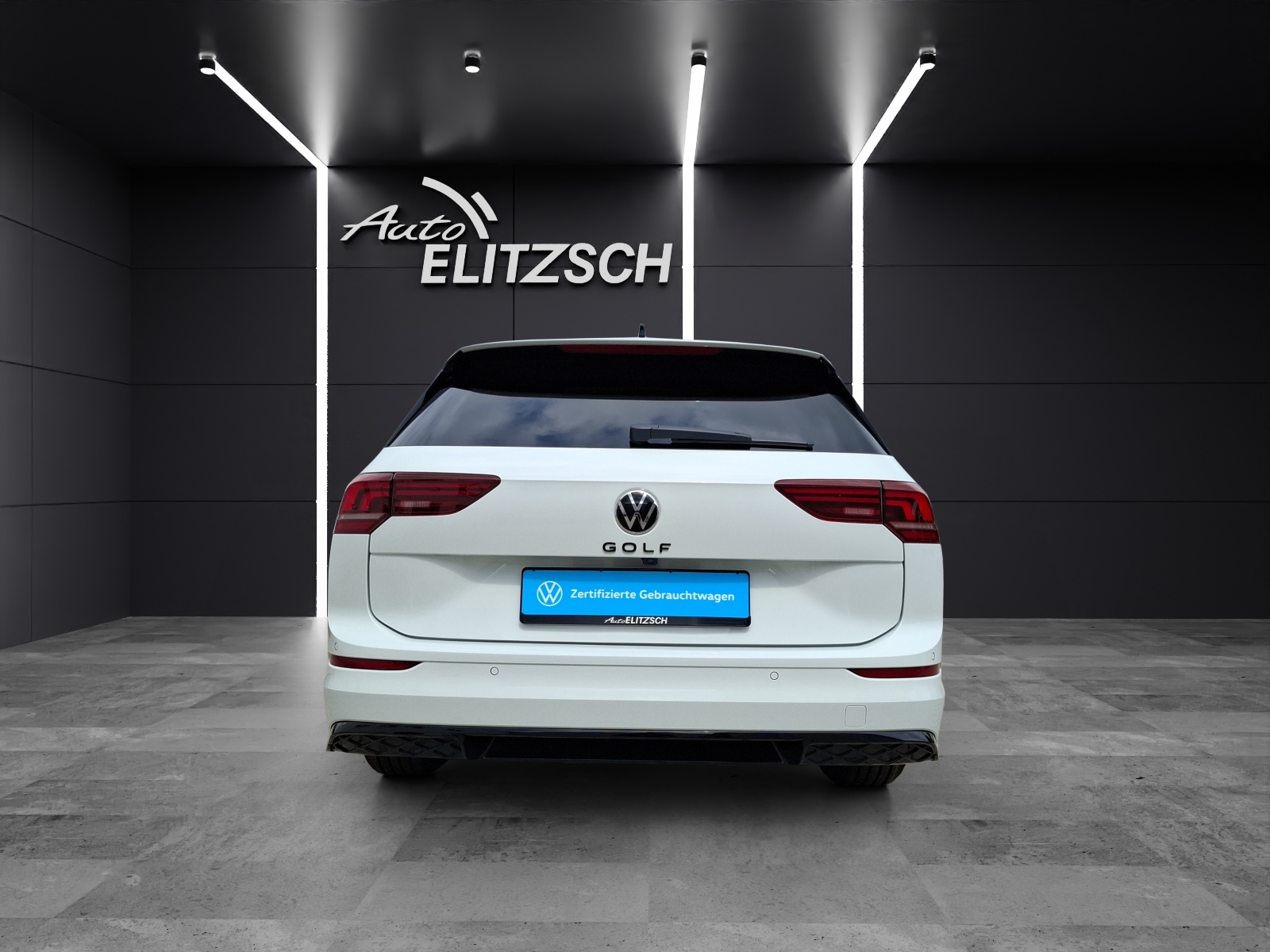 Fahrzeugabbildung Volkswagen Golf VIII Variant eTSI R-Line DSG Standhzg LEDplus Navi AID ACC RFK SHZ