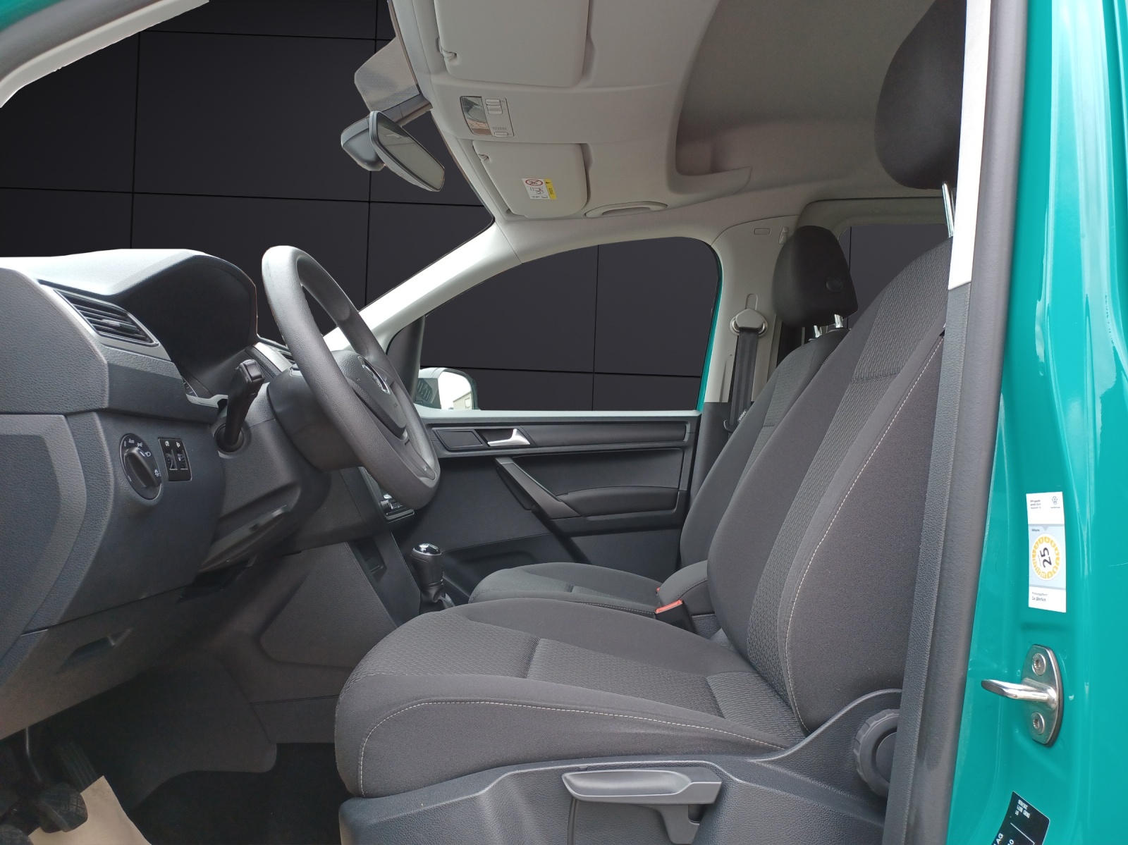 Fahrzeugabbildung Volkswagen Caddy Kombi TSI 7-Si Klima GRA PDC Caddy Kombi TSI 7-Si Klima GRA PDC