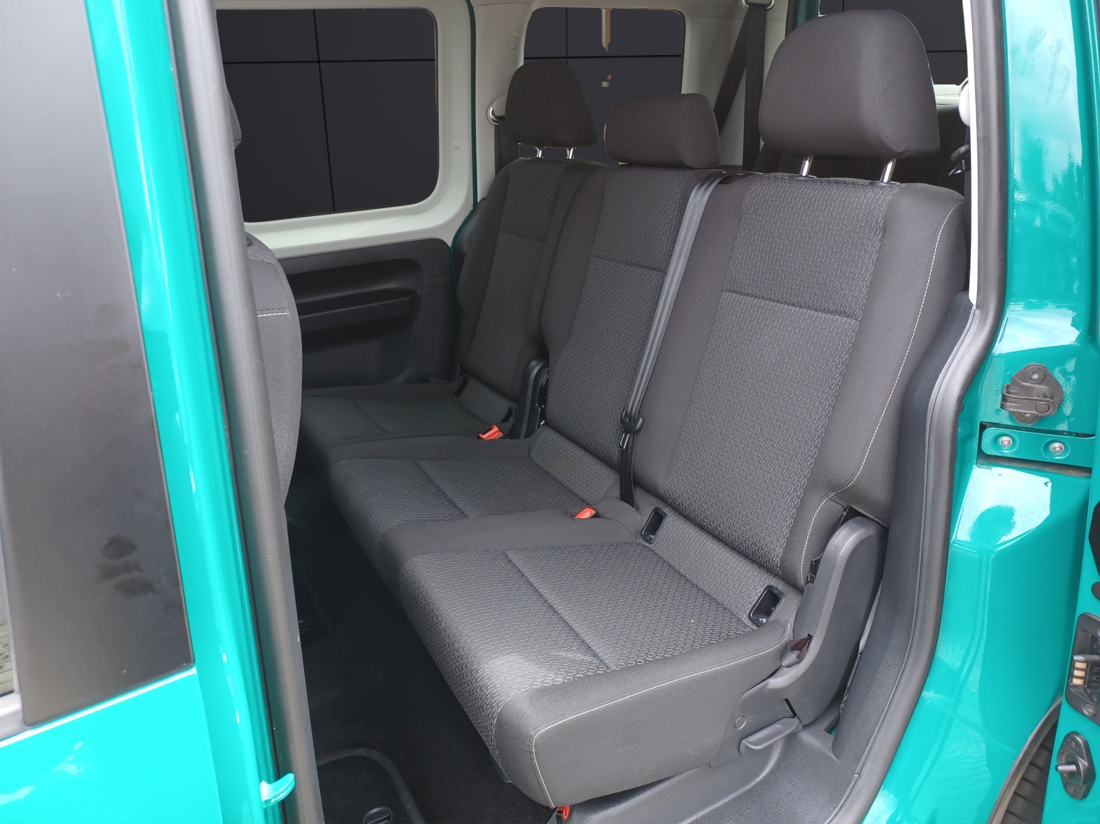 Fahrzeugabbildung Volkswagen Caddy Kombi TSI 7-Si Klima GRA PDC Caddy Kombi TSI 7-Si Klima GRA PDC
