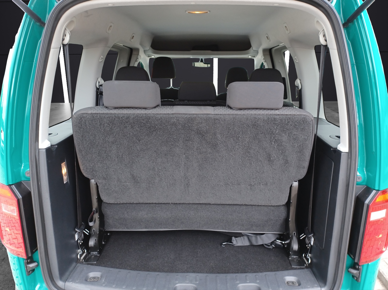 Fahrzeugabbildung Volkswagen Caddy Kombi TSI 7-Si Klima GRA PDC Caddy Kombi TSI 7-Si Klima GRA PDC