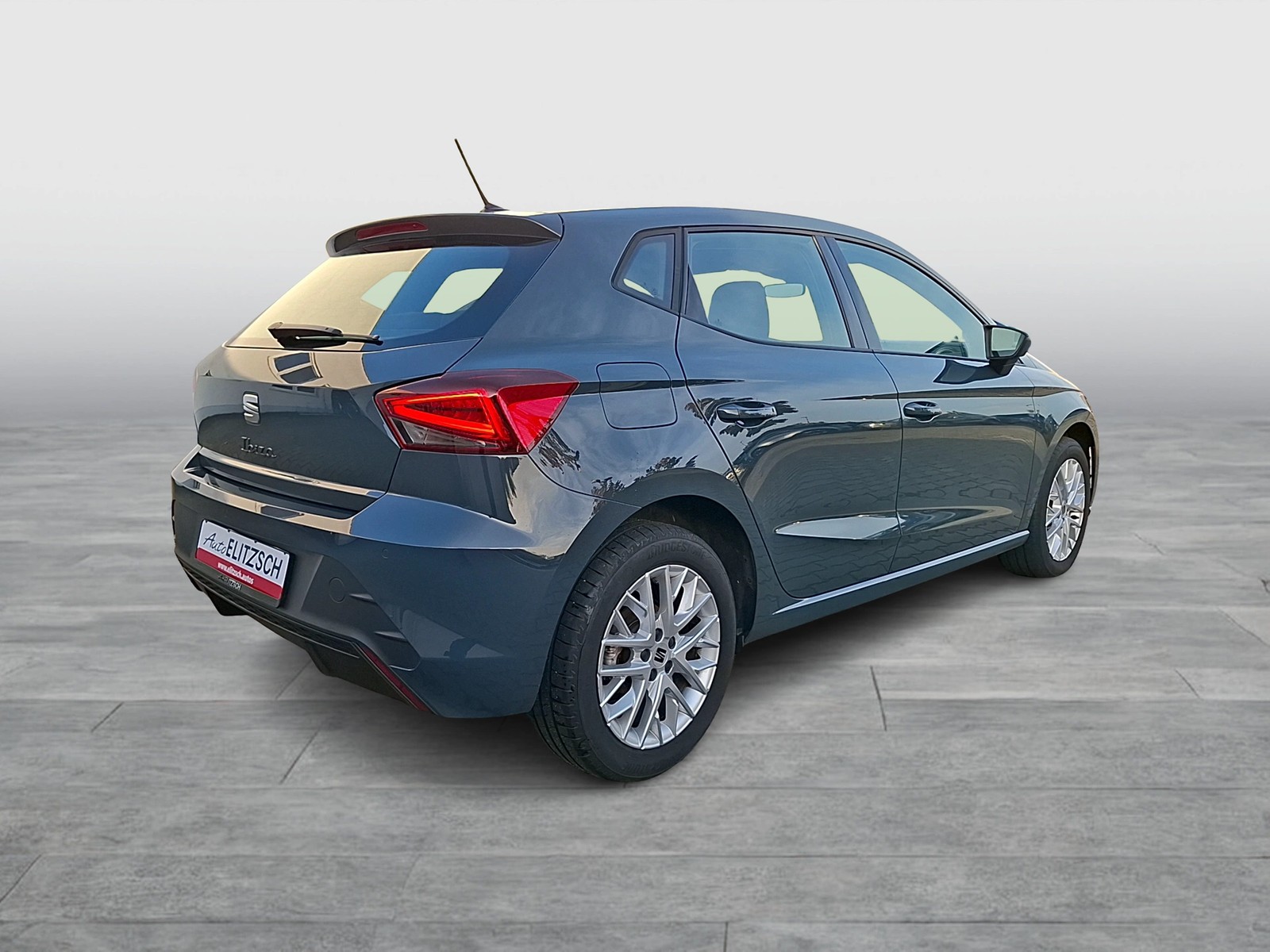 Fahrzeugabbildung SEAT Ibiza TSI Style LED CarPlay GRA PDC SHZ LM