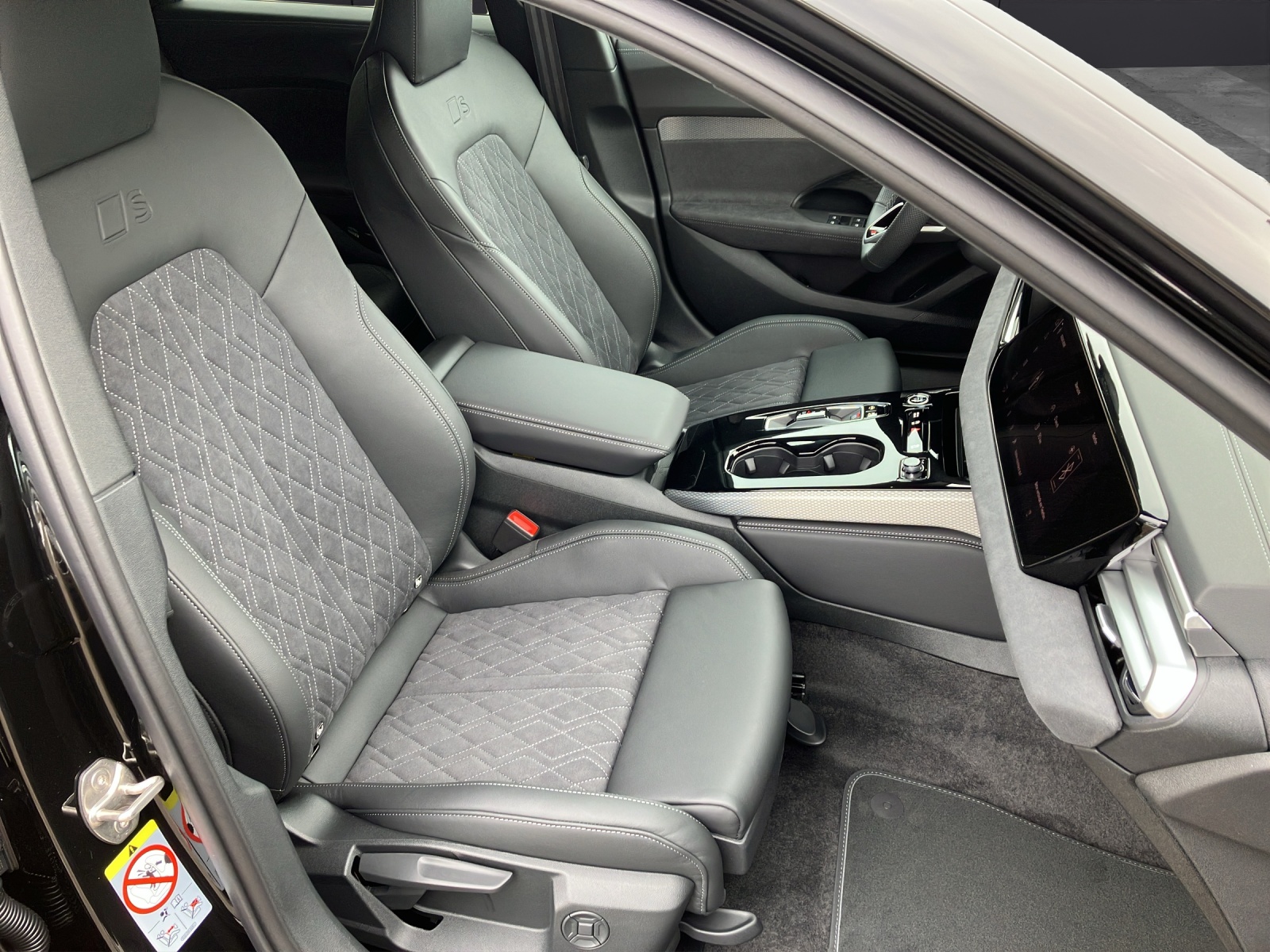 Fahrzeugabbildung Audi Audi A5 Avant TFSI quattro 150 kW edition one