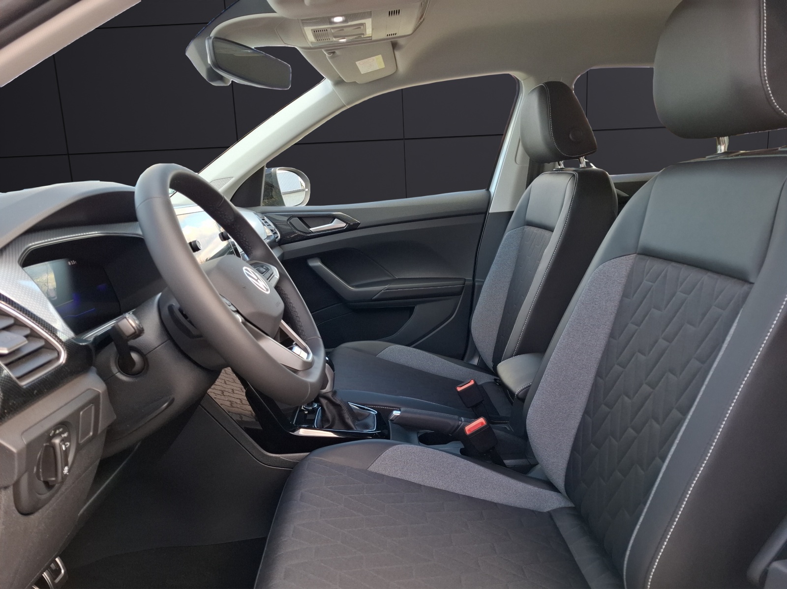 Fahrzeugabbildung Volkswagen T-Cross 1.5l TSI Goal IQ-LED NAVI KESSY KAMERA
