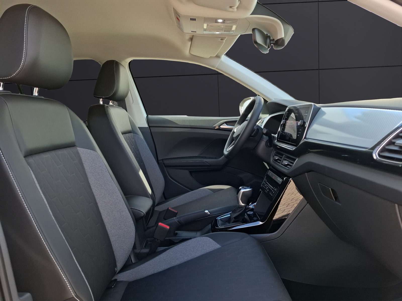 Fahrzeugabbildung Volkswagen T-Cross 1.5l TSI Goal IQ-LED NAVI KESSY KAMERA